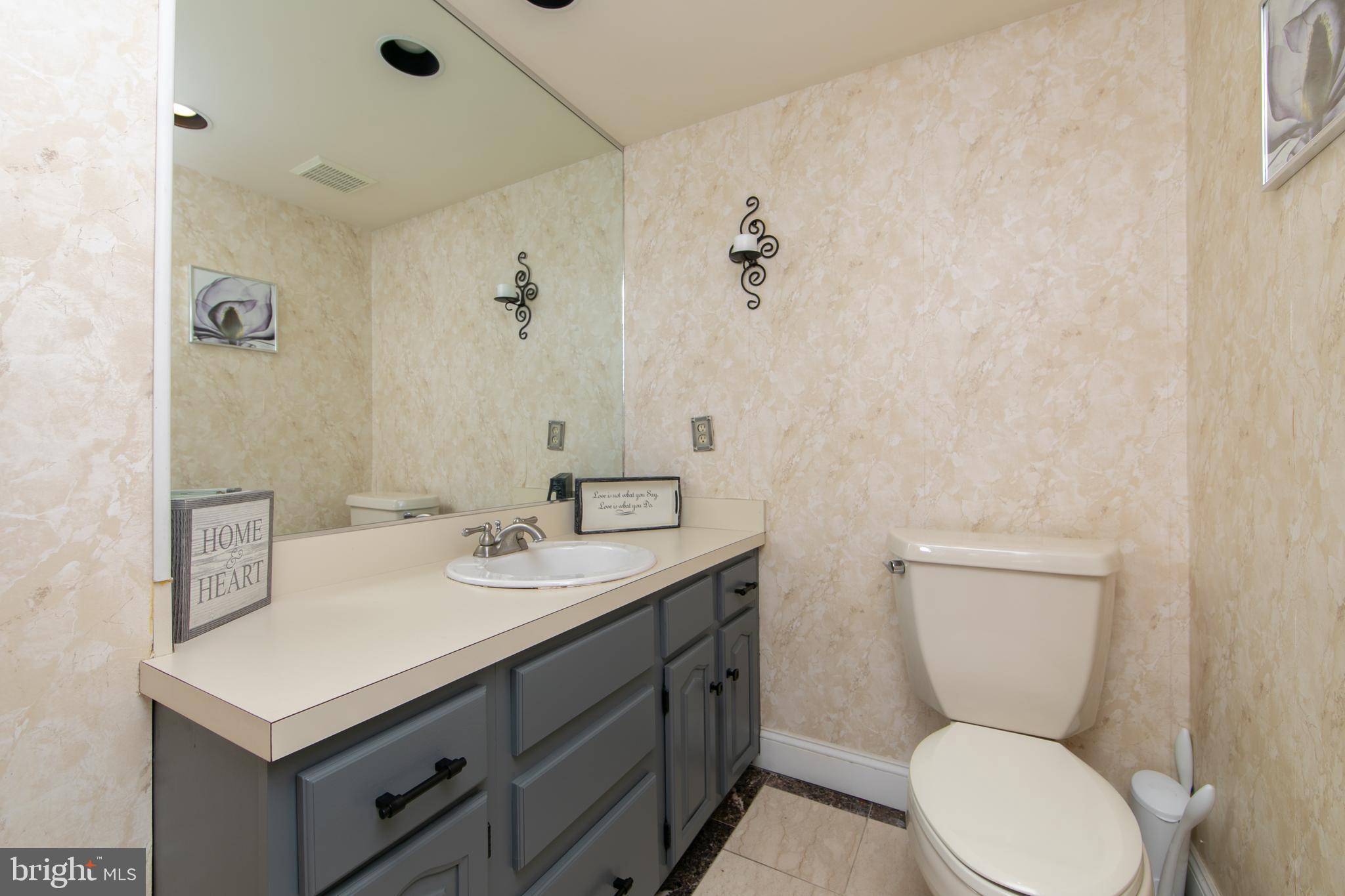 TWO POND ESTATES - Residential