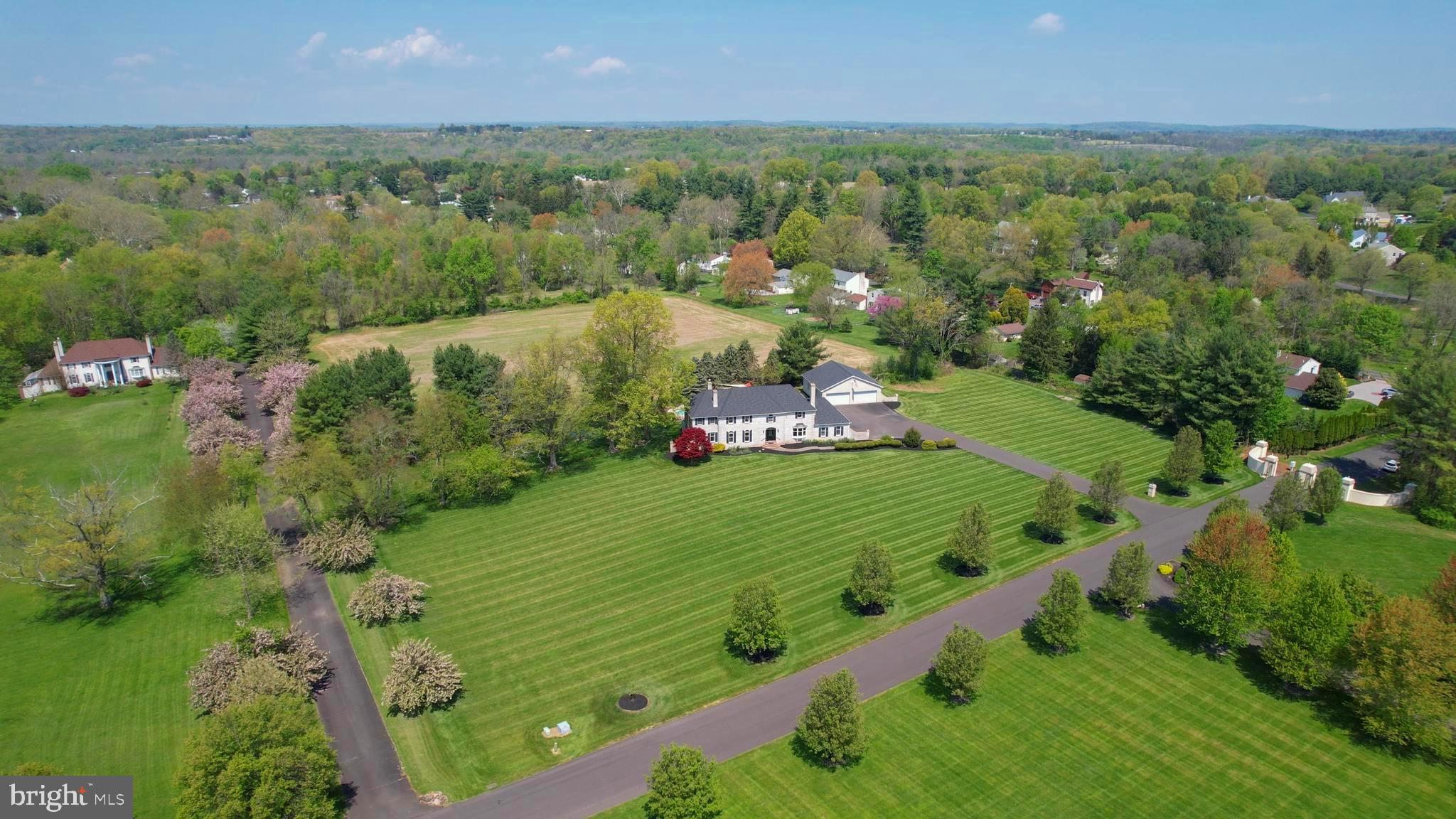 TWO POND ESTATES - Residential