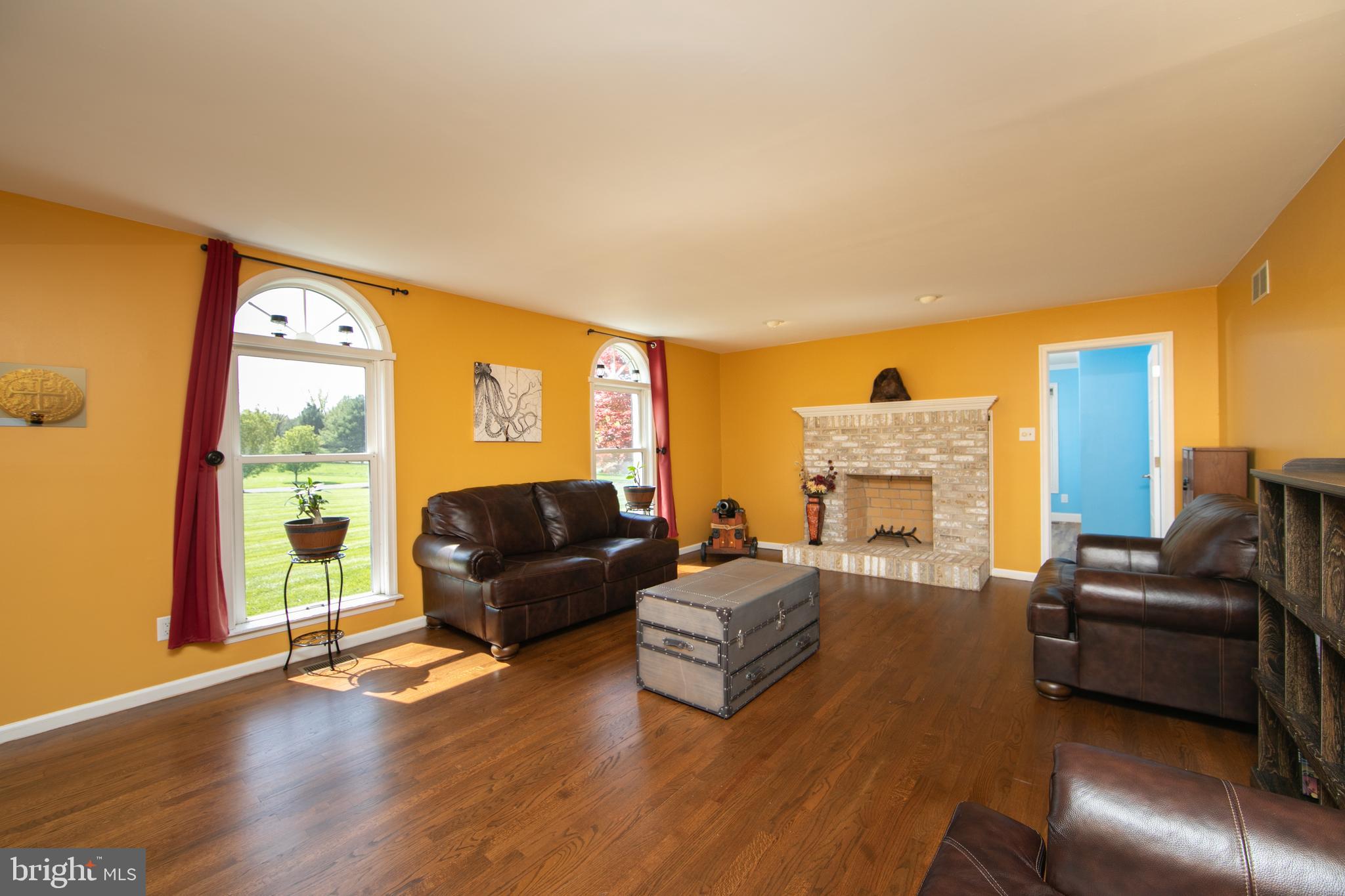 TWO POND ESTATES - Residential