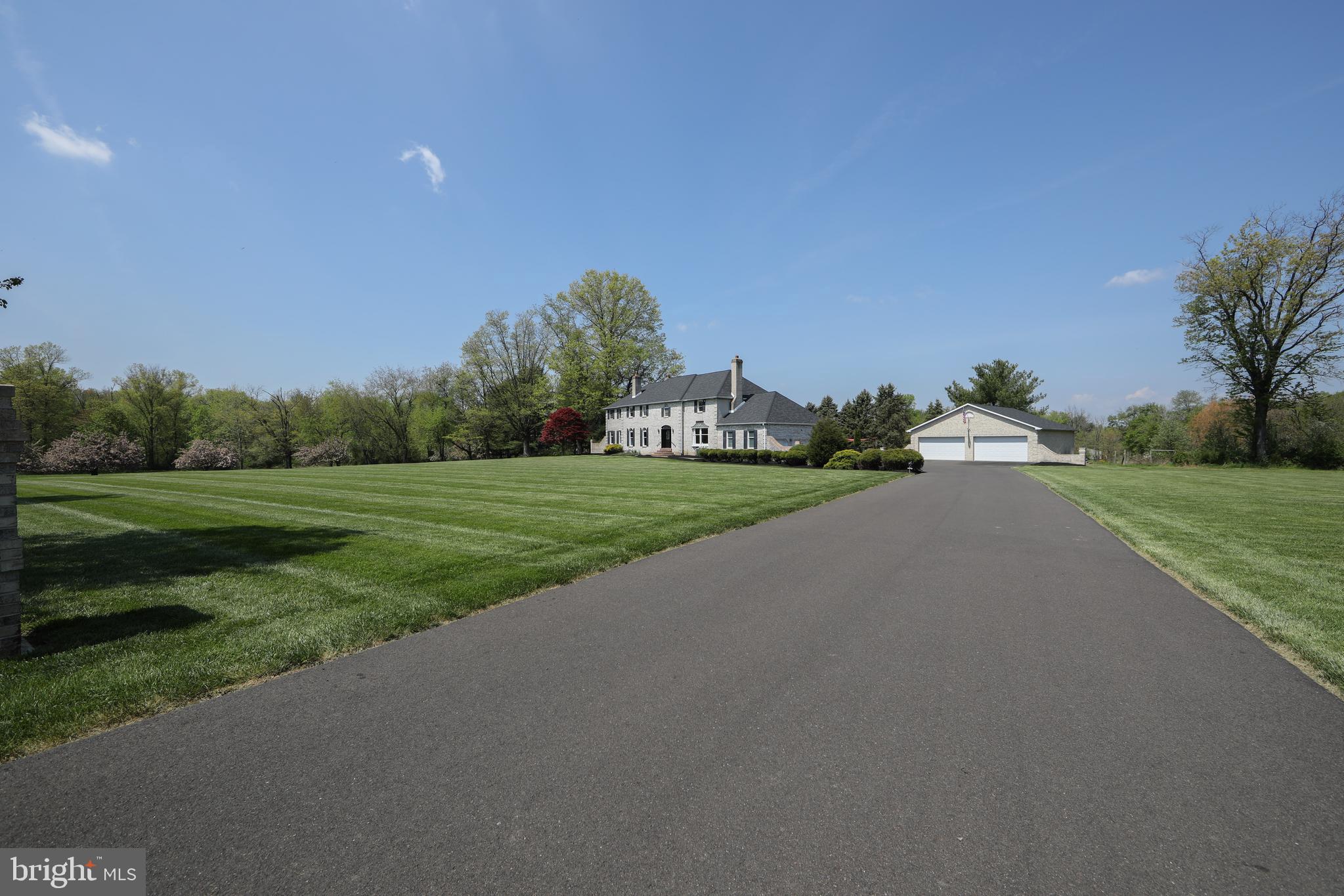 TWO POND ESTATES - Residential