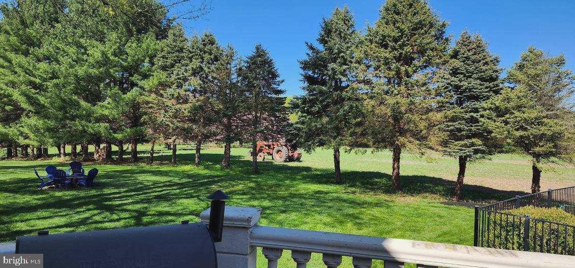 TWO POND ESTATES - Residential