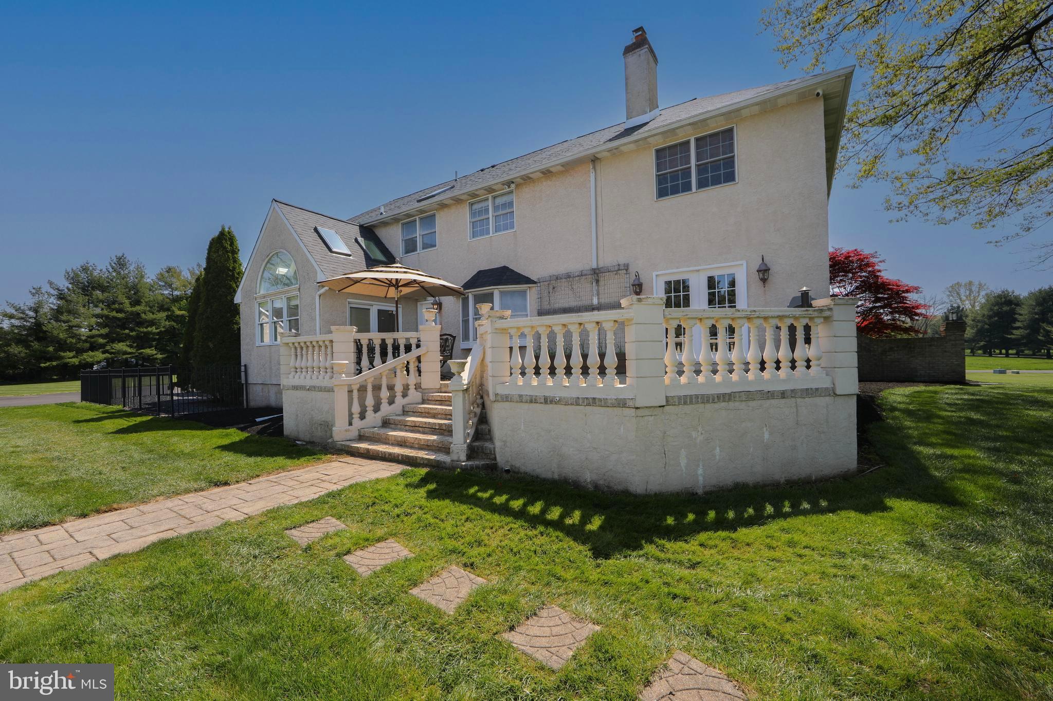 TWO POND ESTATES - Residential