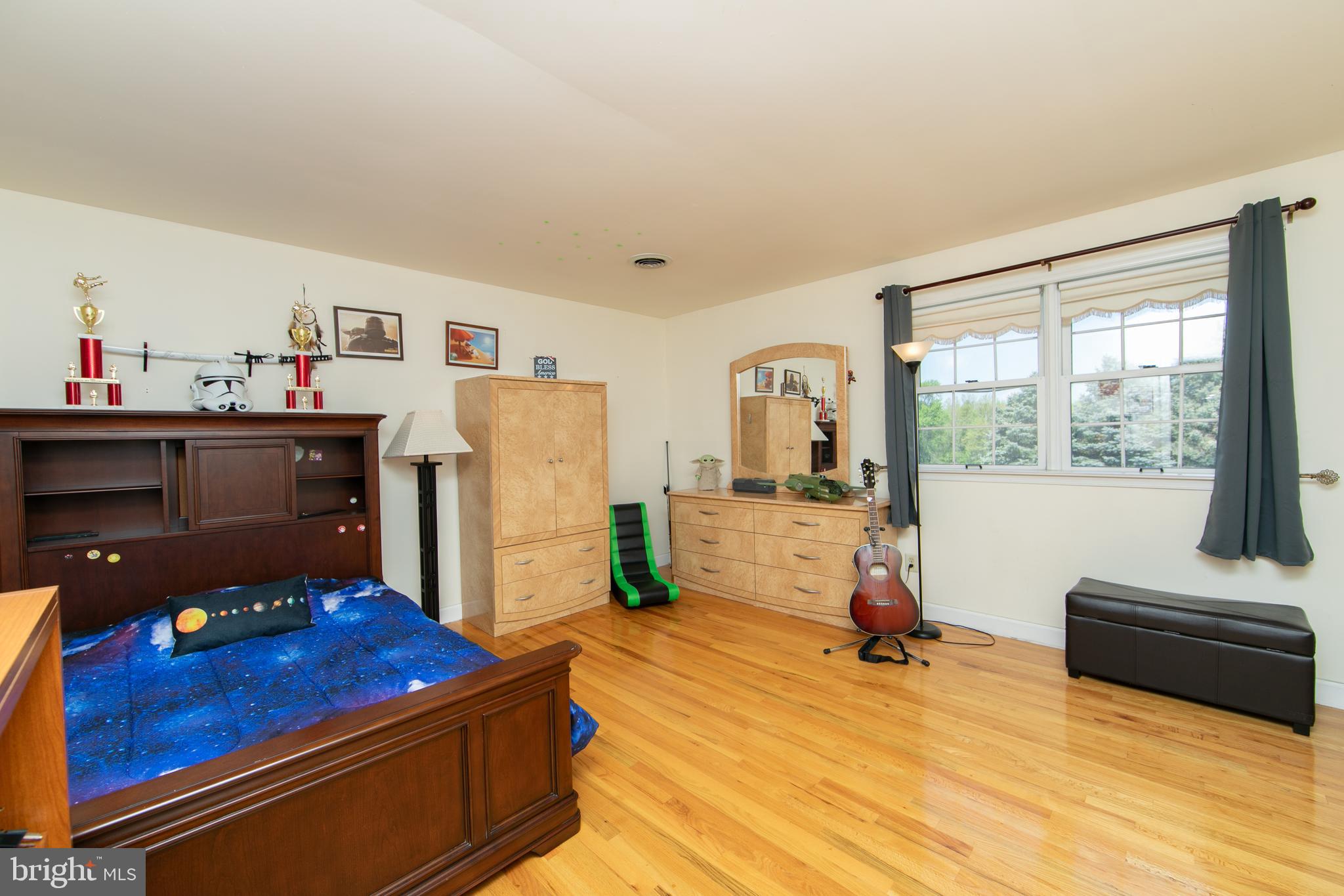 TWO POND ESTATES - Residential