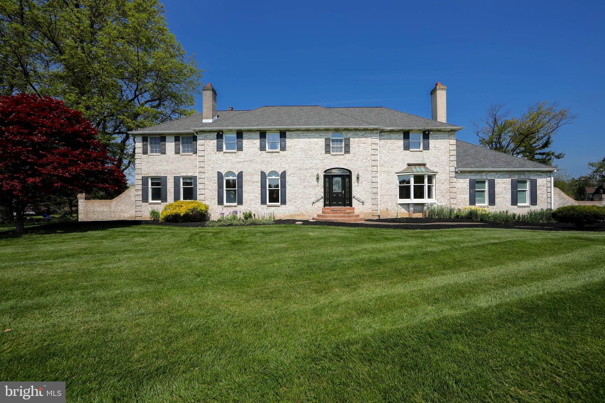 TWO POND ESTATES - Residential