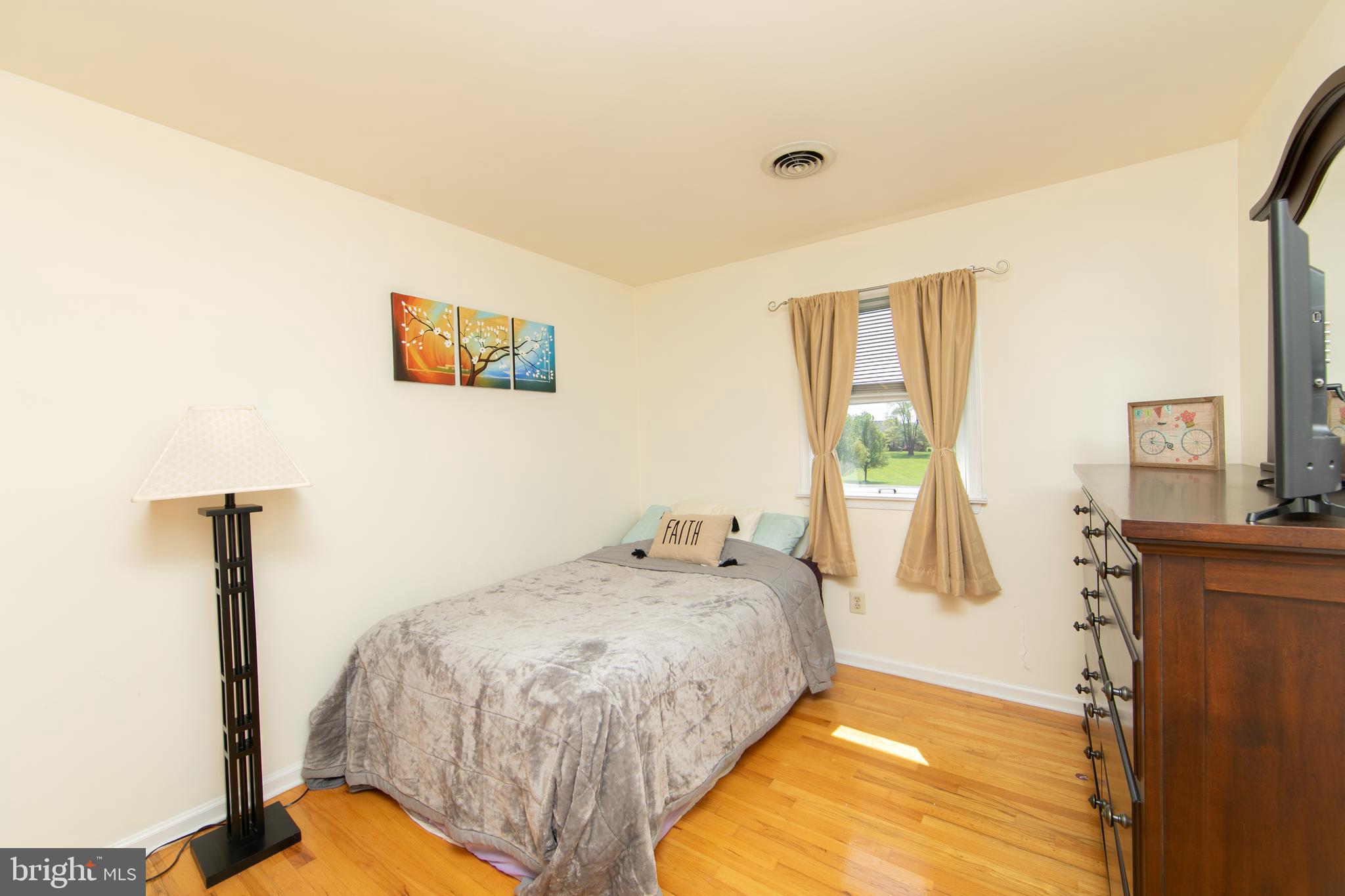 TWO POND ESTATES - Residential