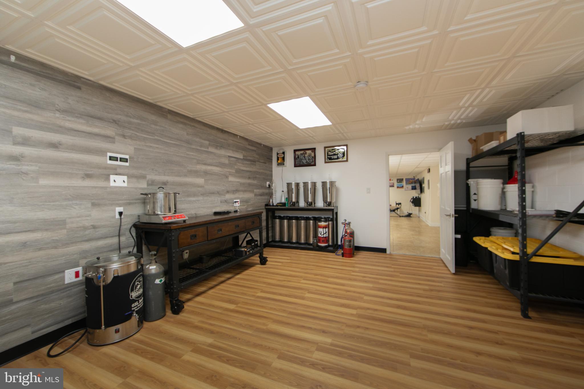 TWO POND ESTATES - Residential