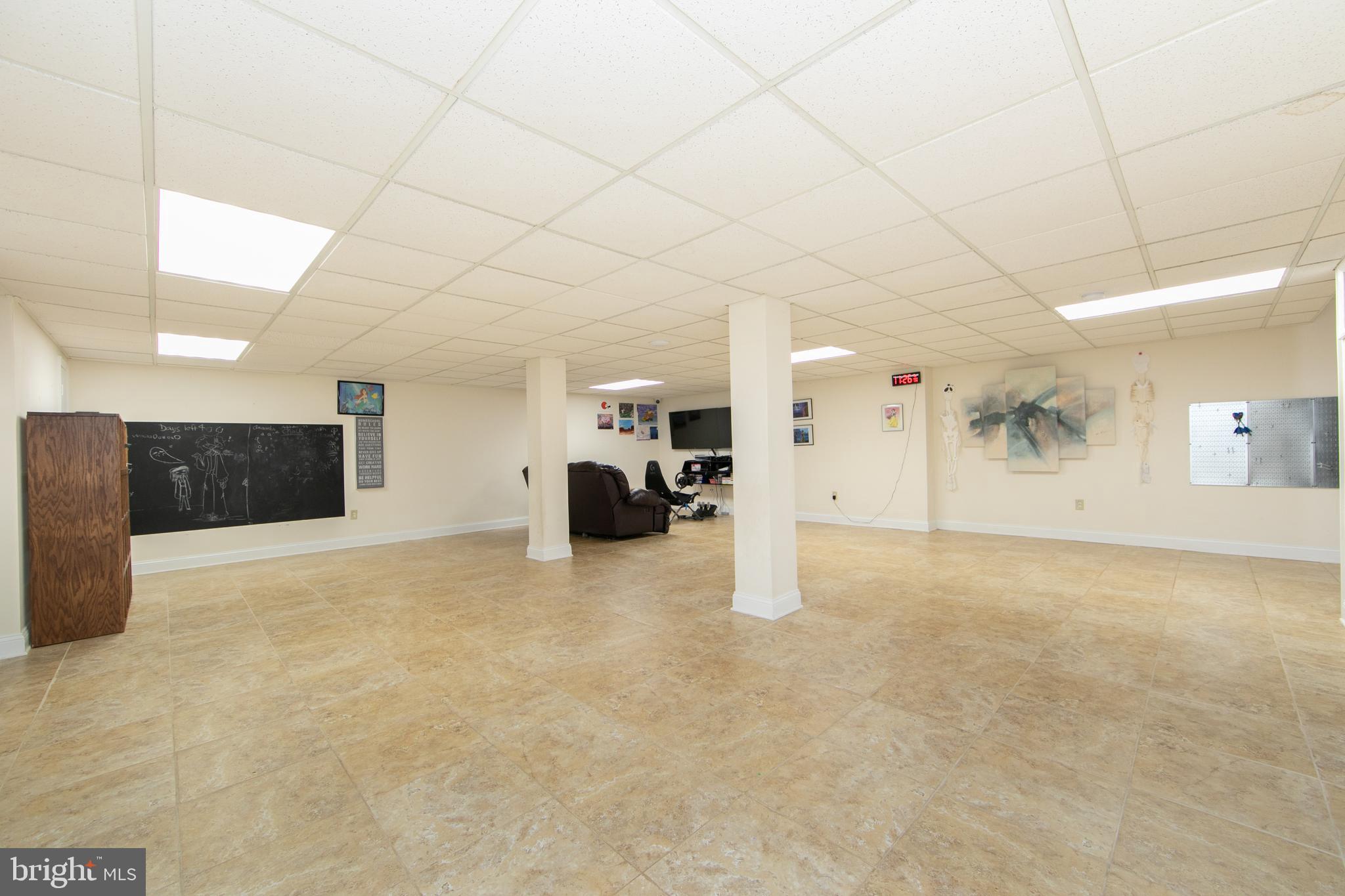 TWO POND ESTATES - Residential