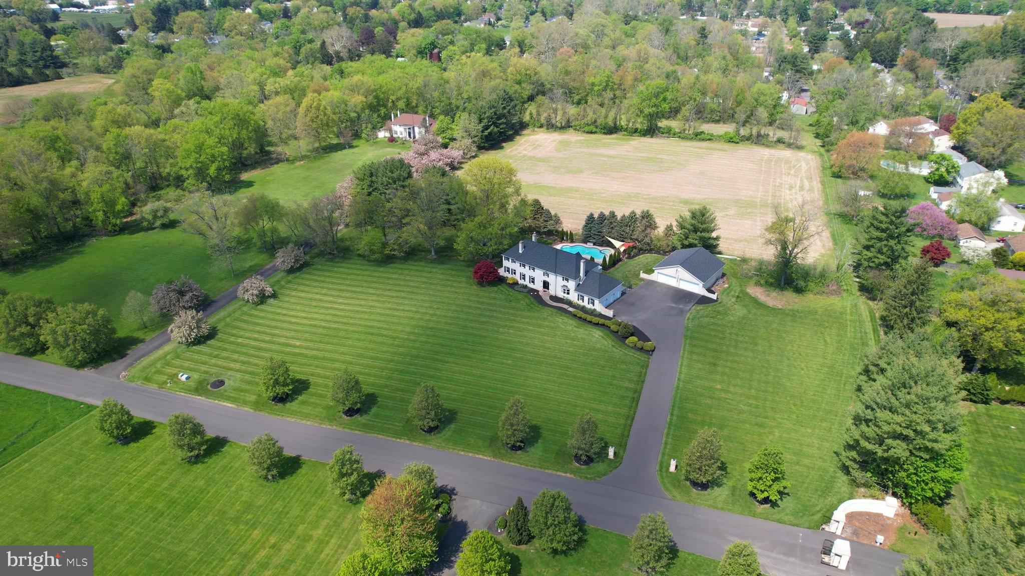 TWO POND ESTATES - Residential