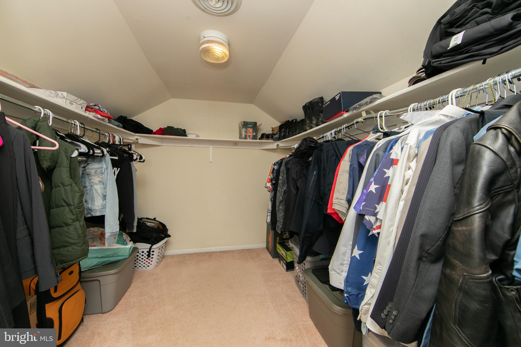 TWO POND ESTATES - Residential