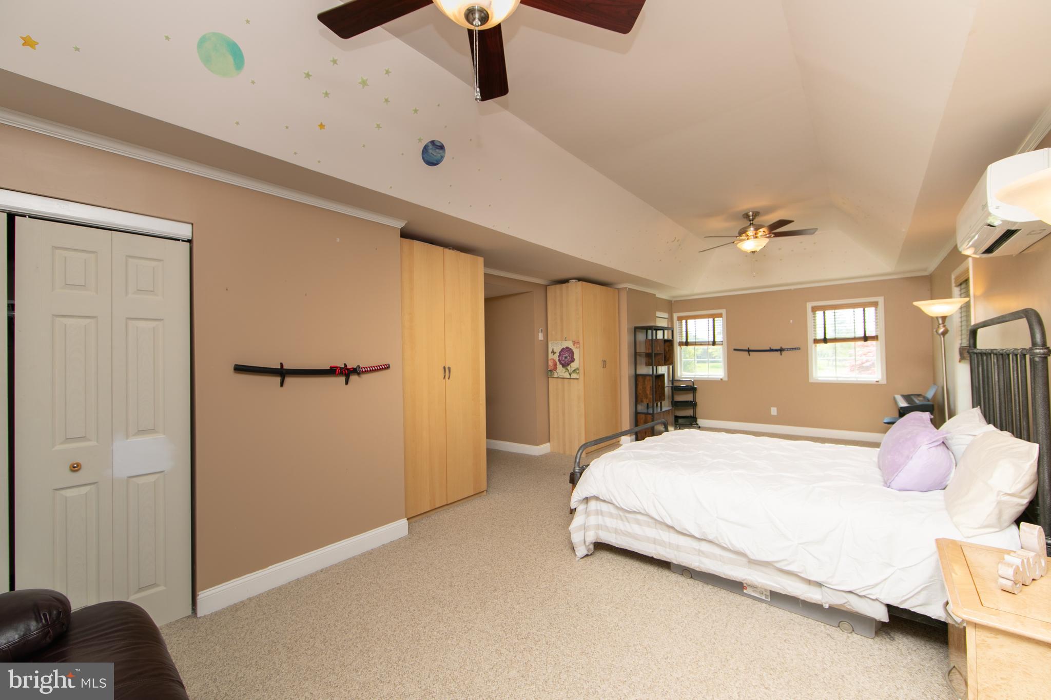 TWO POND ESTATES - Residential