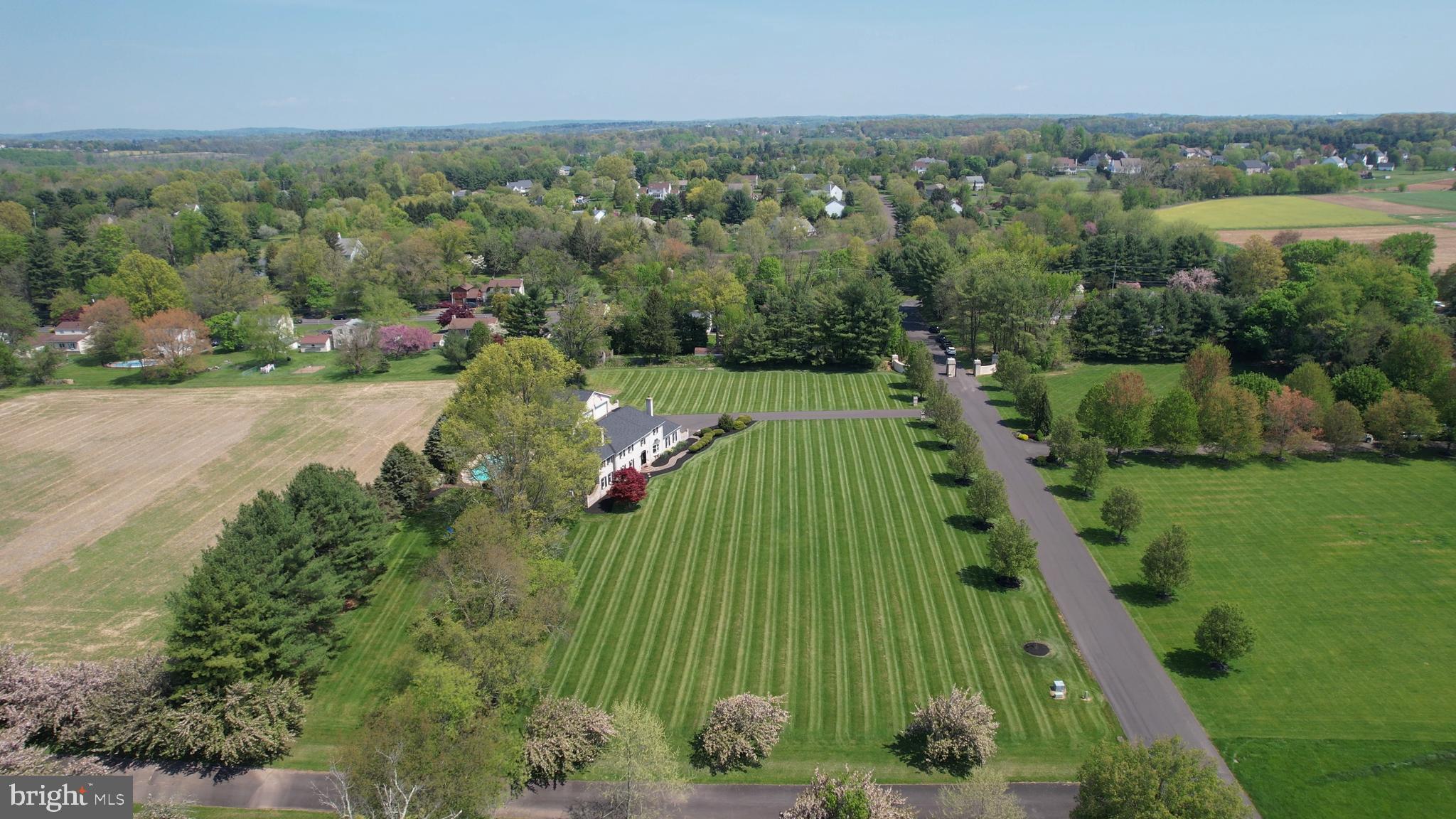 TWO POND ESTATES - Residential