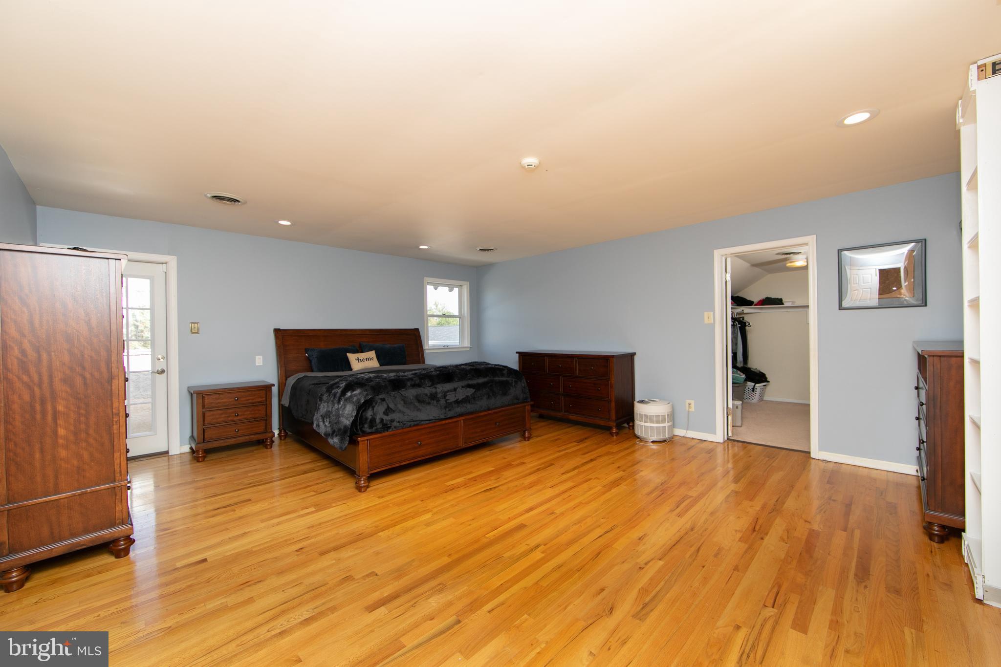 TWO POND ESTATES - Residential