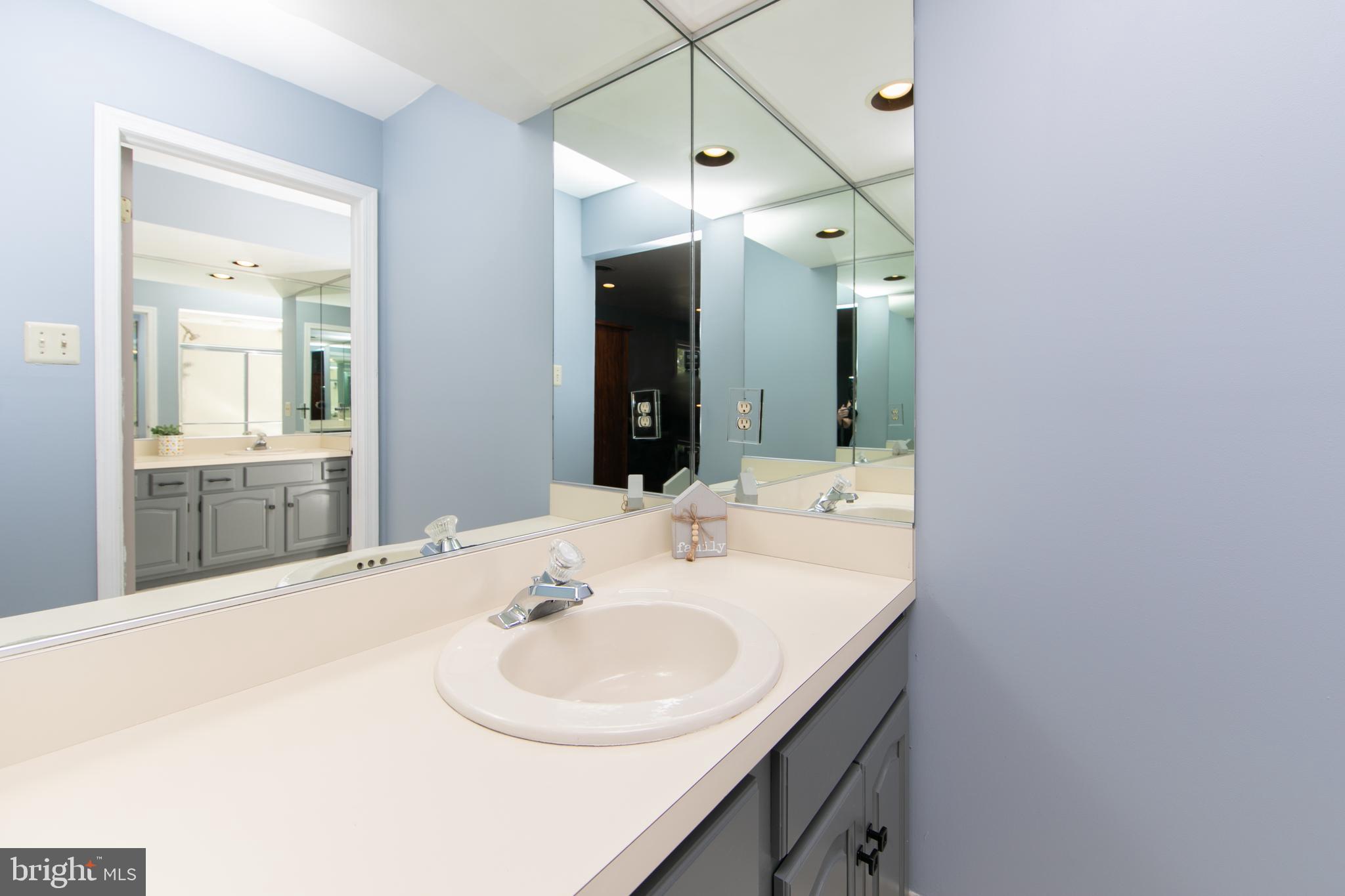 TWO POND ESTATES - Residential