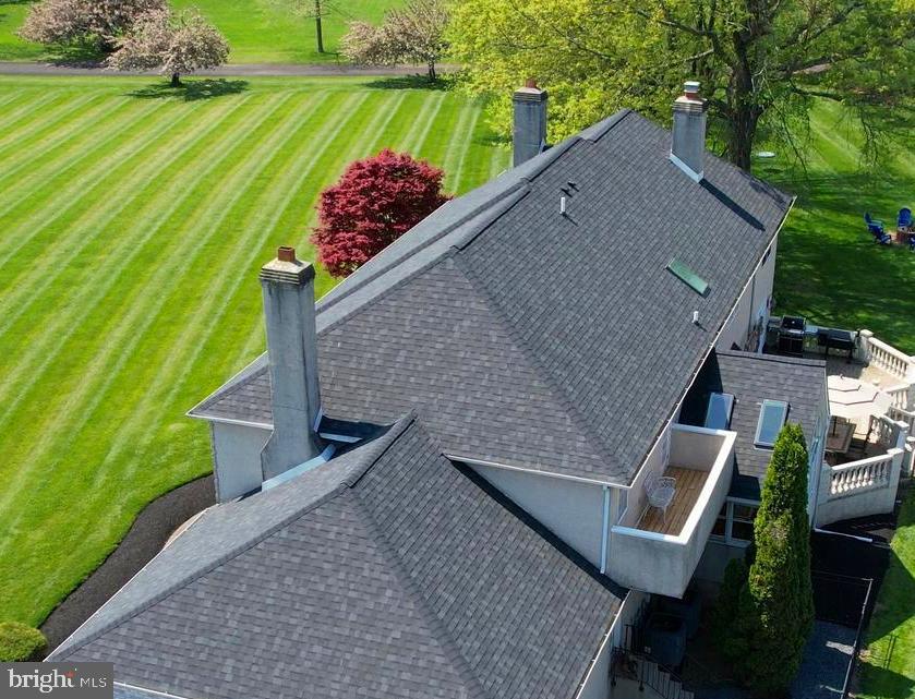 TWO POND ESTATES - Residential