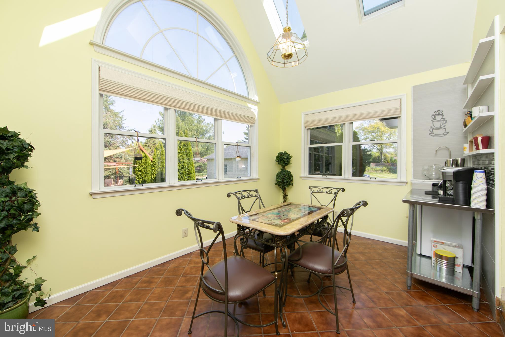 TWO POND ESTATES - Residential