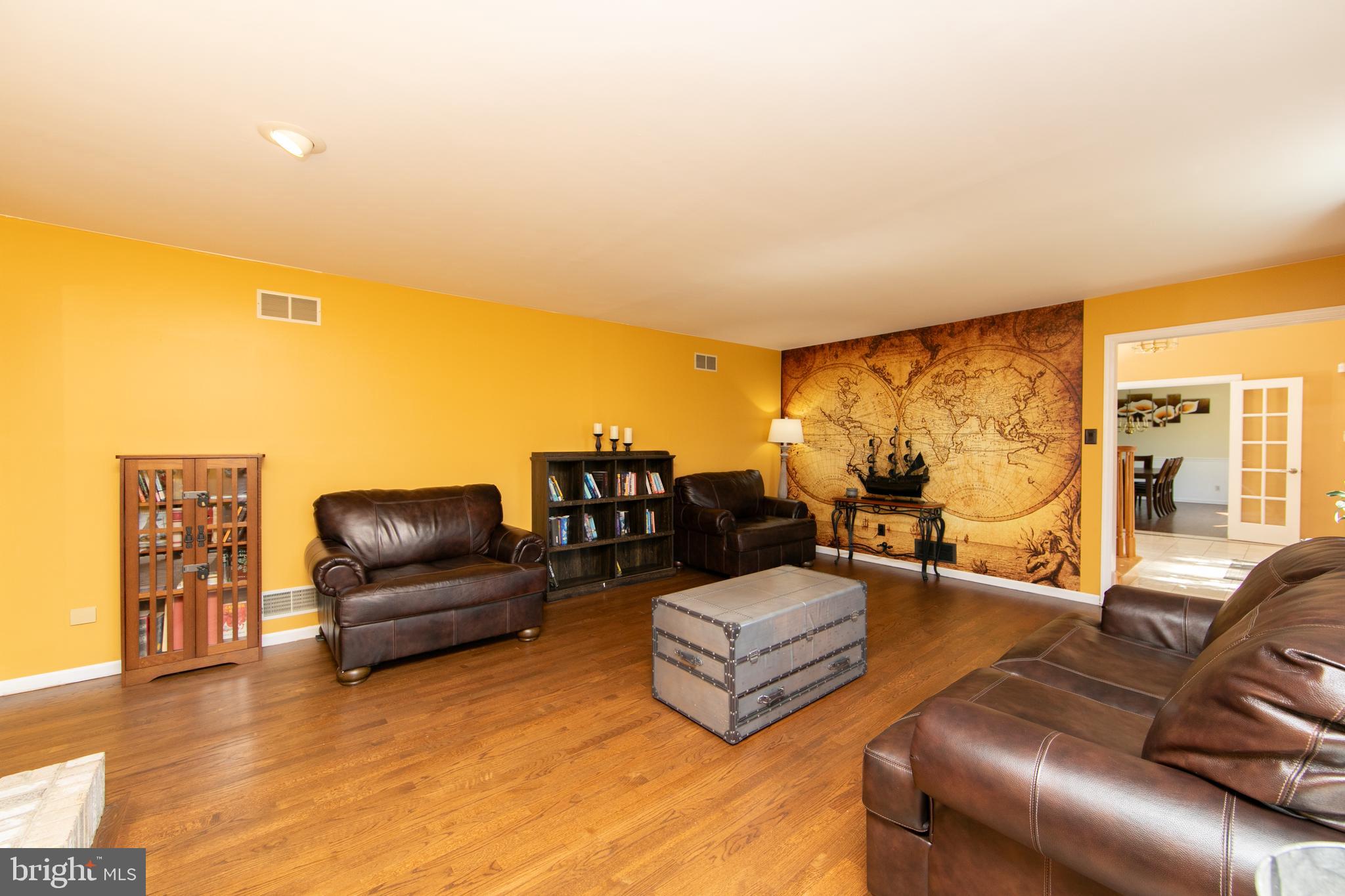 TWO POND ESTATES - Residential