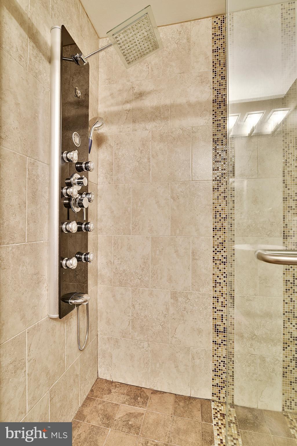 WASHINGTON SQUARE - Residential