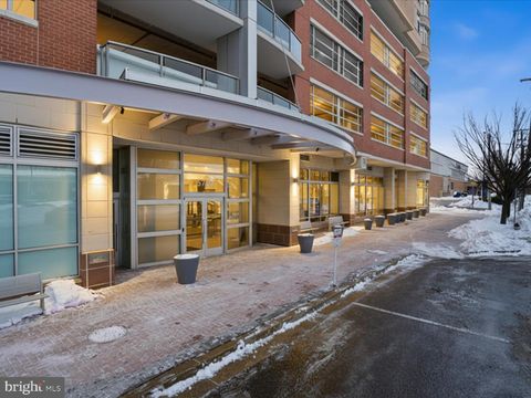 Photo of 5750 Bou Ave #801, ROCKVILLE, MD 20852 (MLS # MDMC2213542)