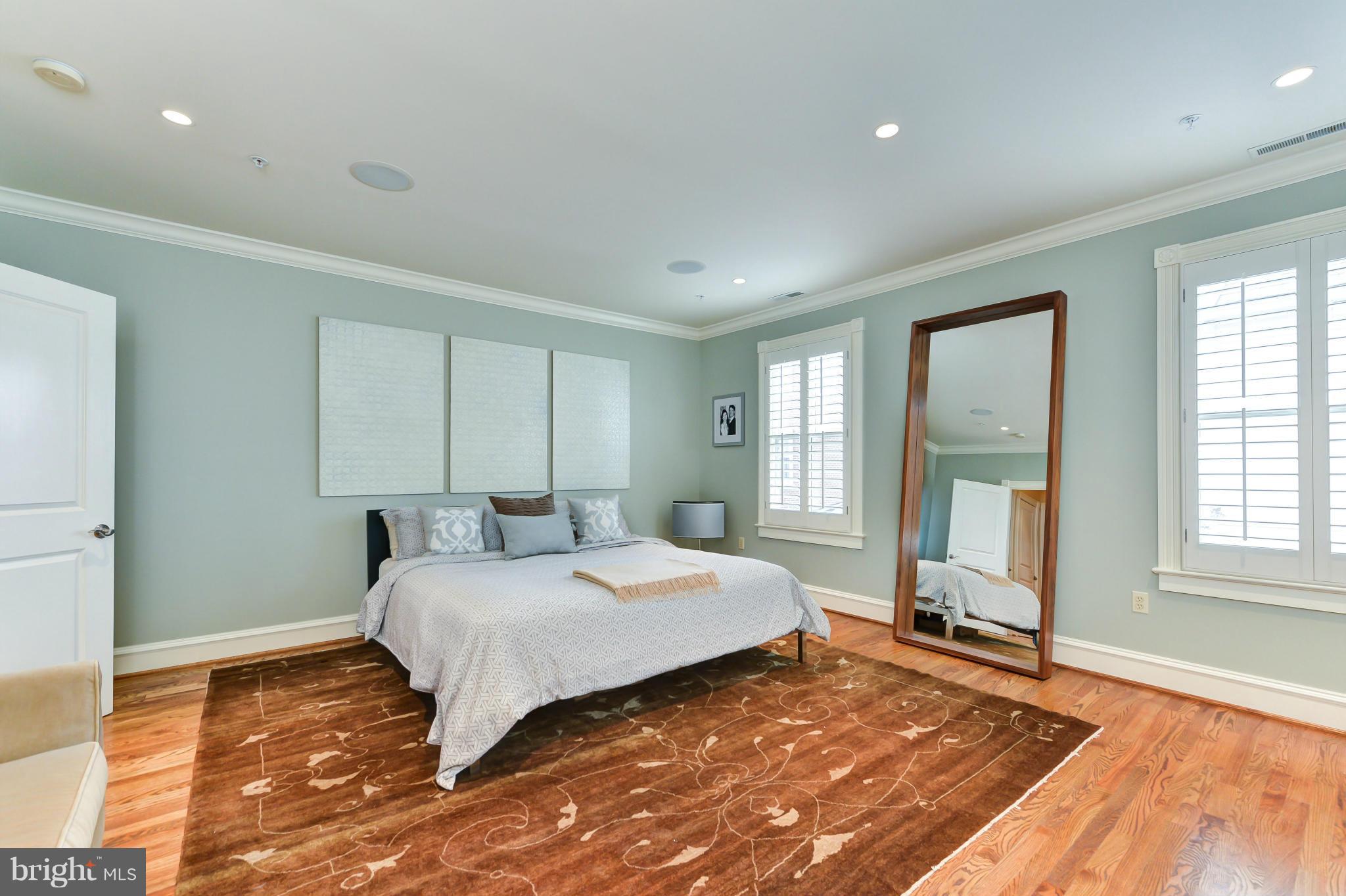 BACKYARD BOATS - Residential