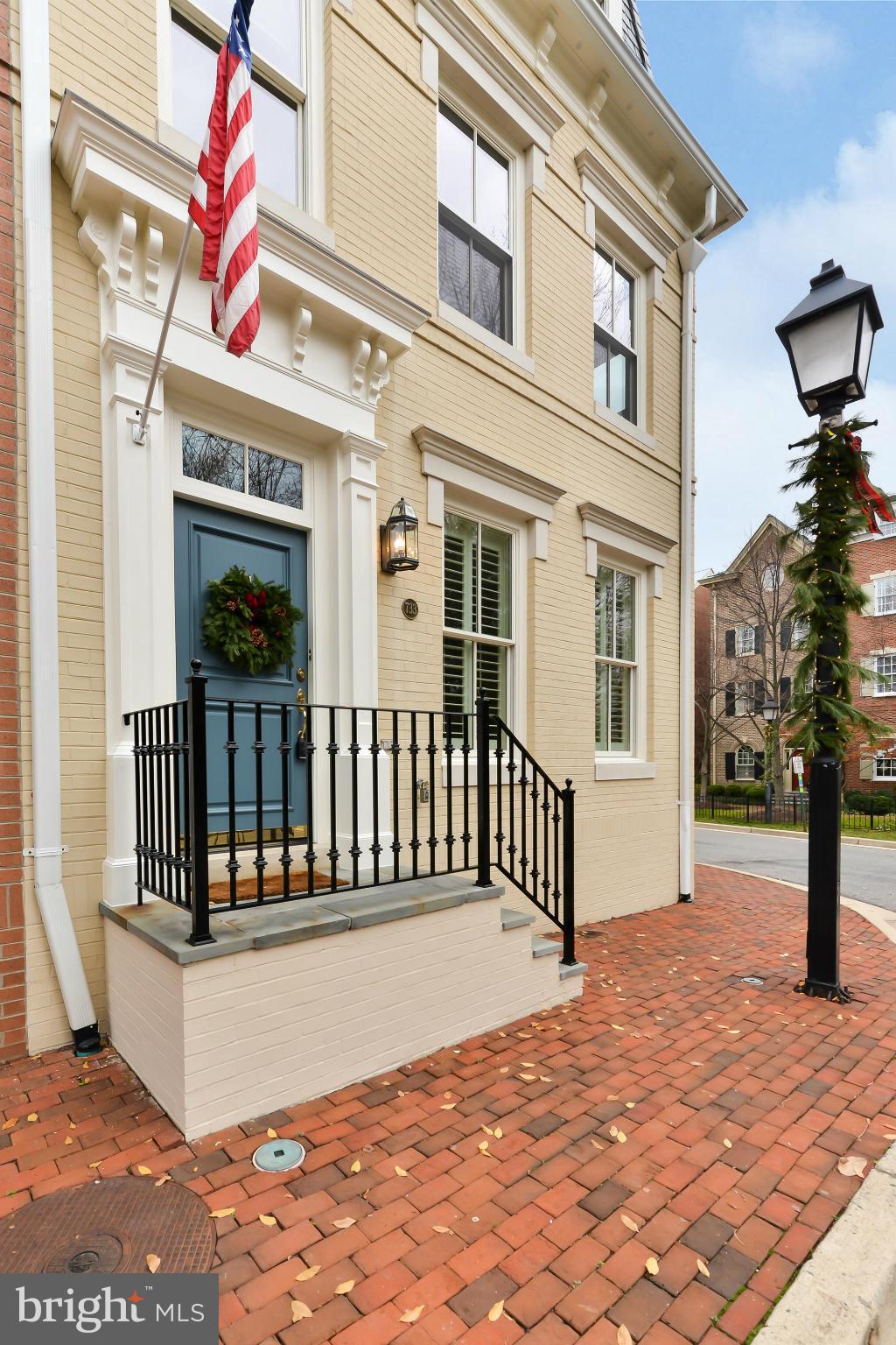 BACKYARD BOATS - Residential