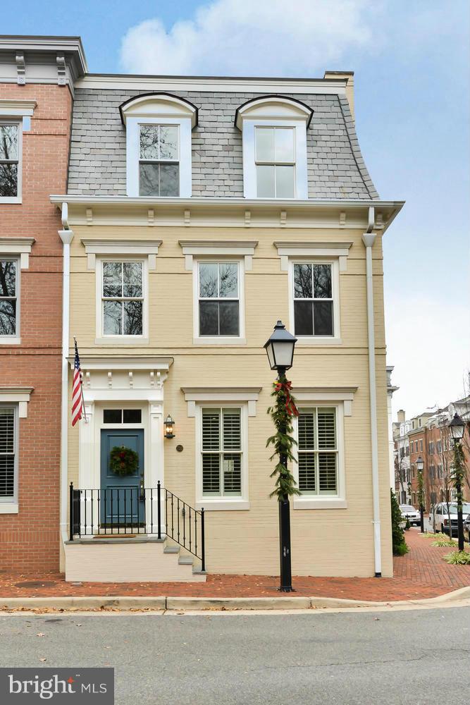 BACKYARD BOATS - Residential