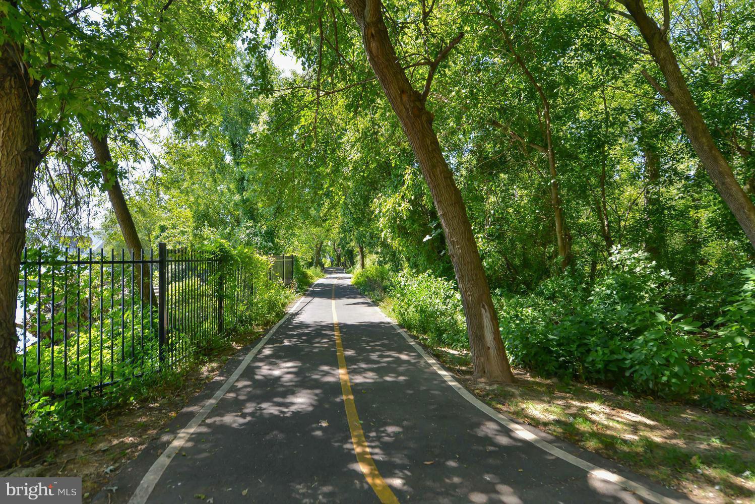 BACKYARD BOATS - Residential