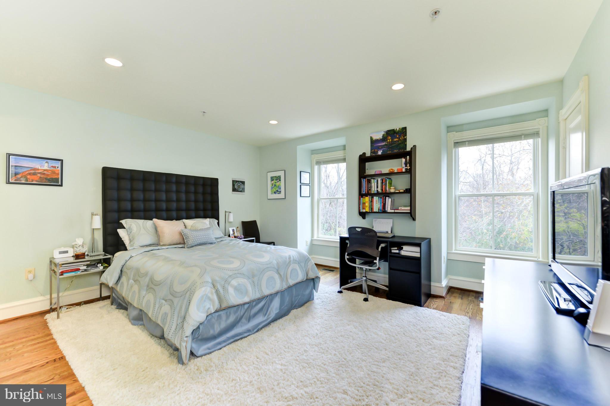 BACKYARD BOATS - Residential