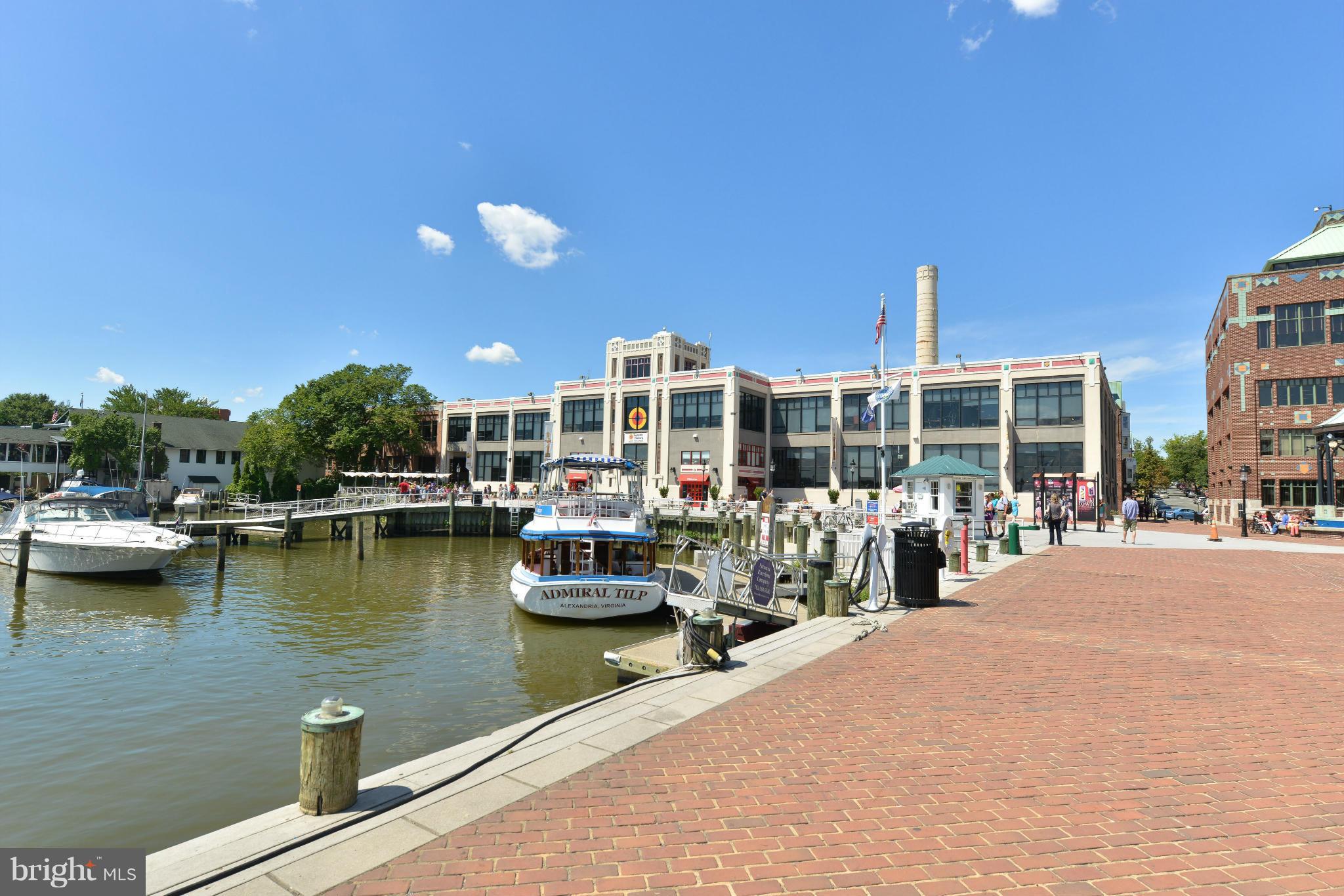 BACKYARD BOATS - Residential