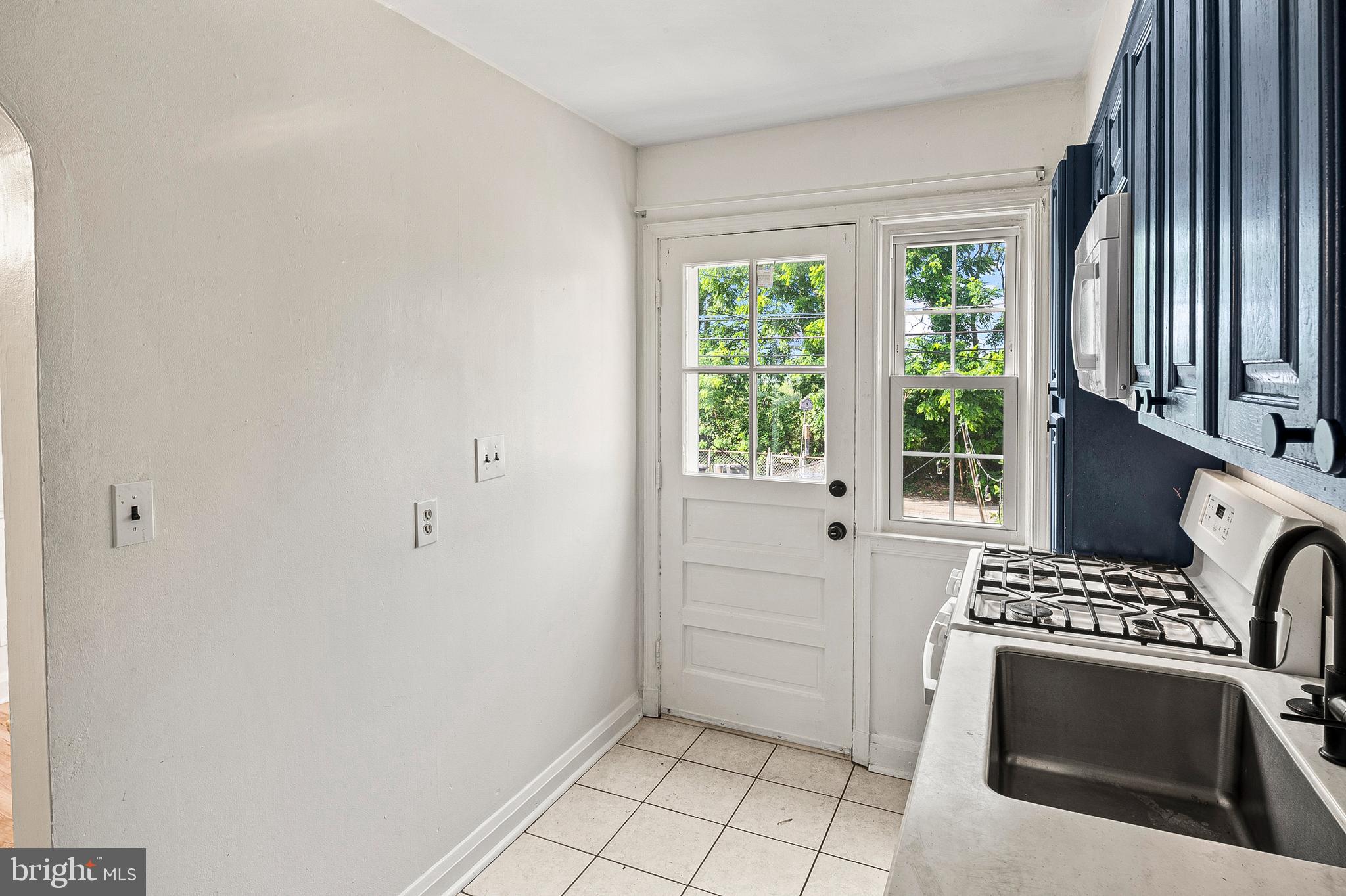 ARBOUR MANOR - Residential