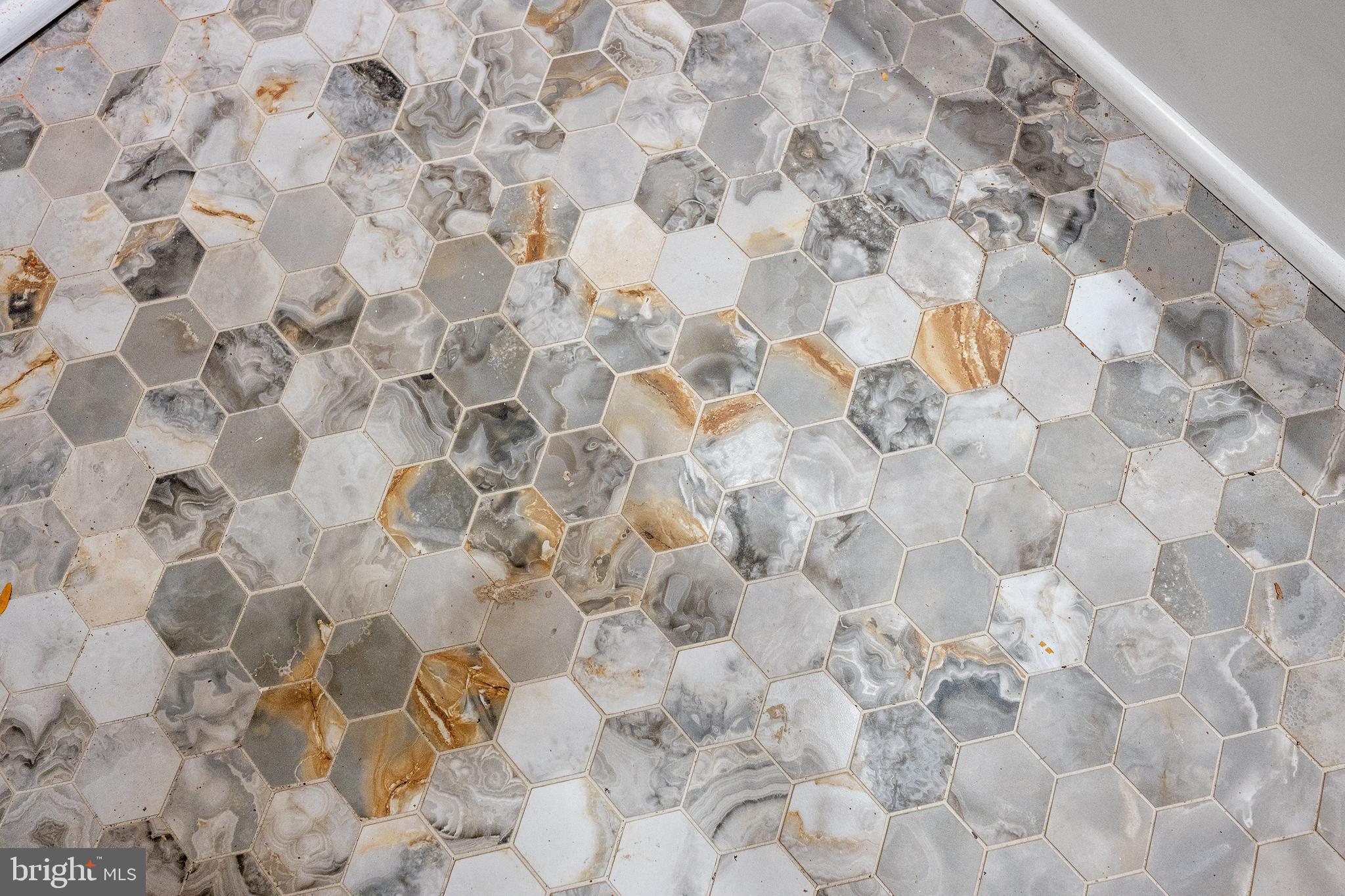 LOCUST POINT - Residential