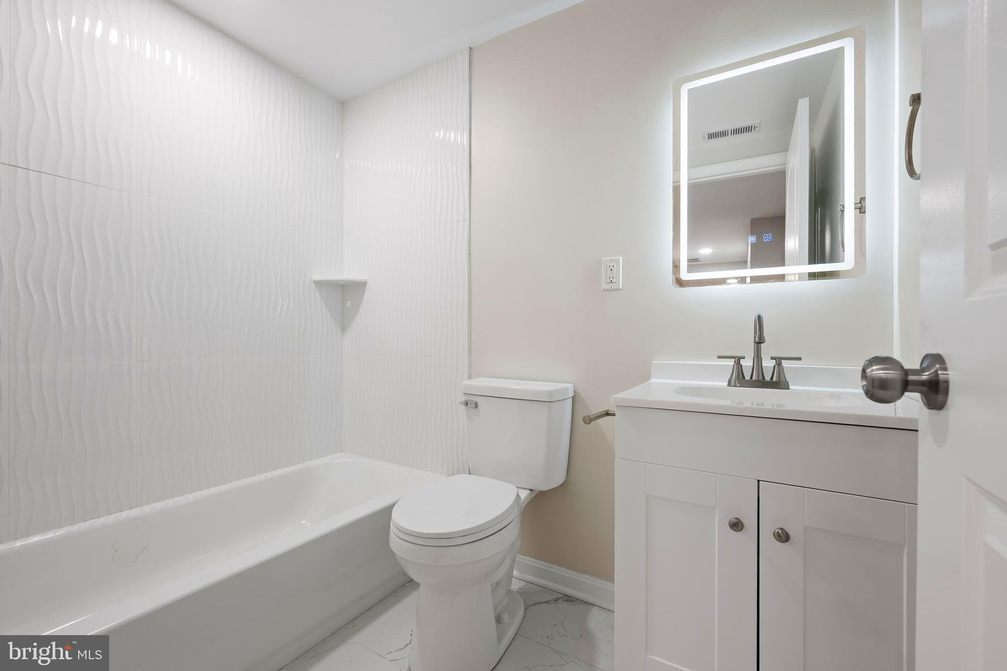 LOCUST POINT - Residential