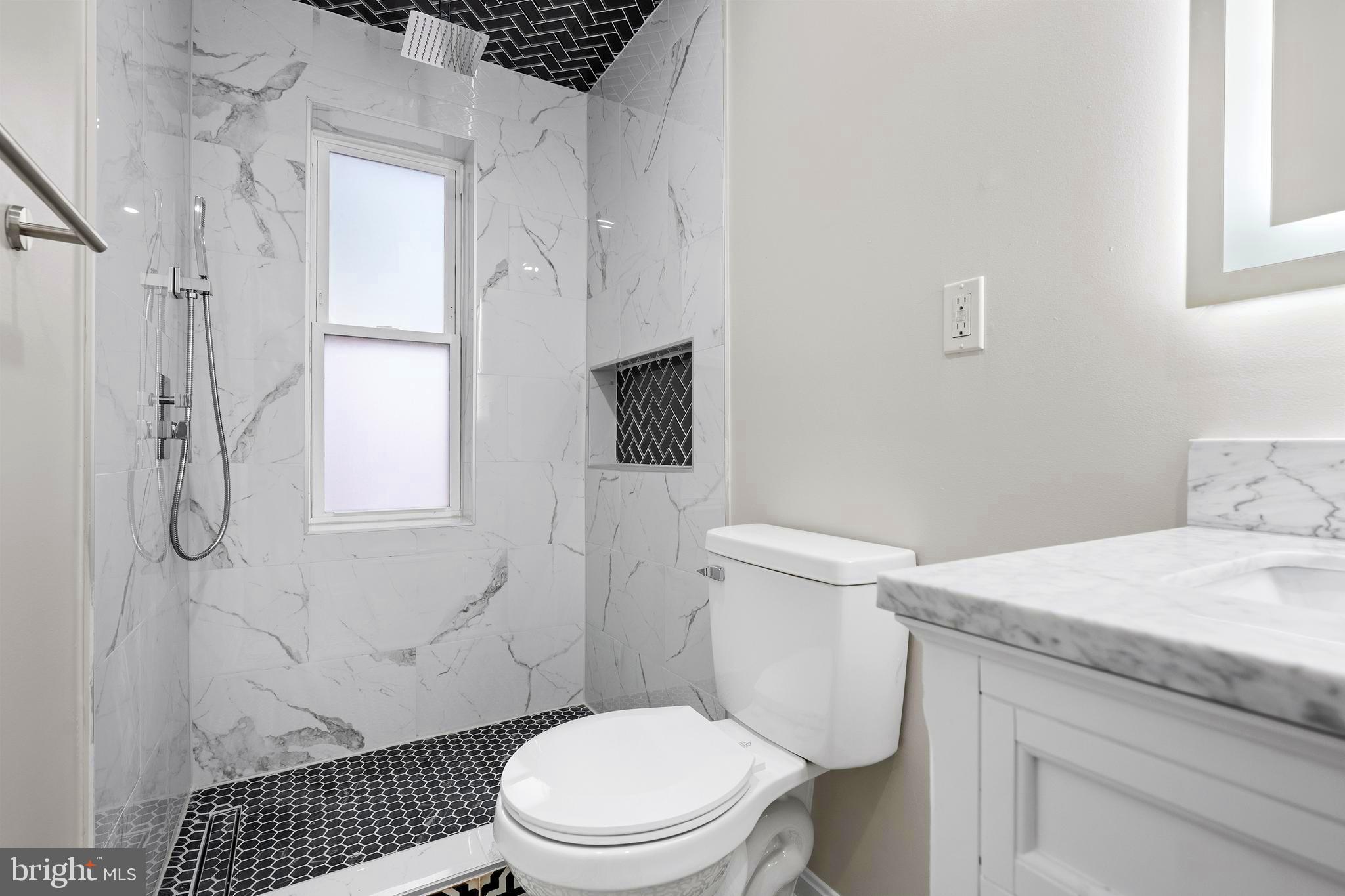 LOCUST POINT - Residential