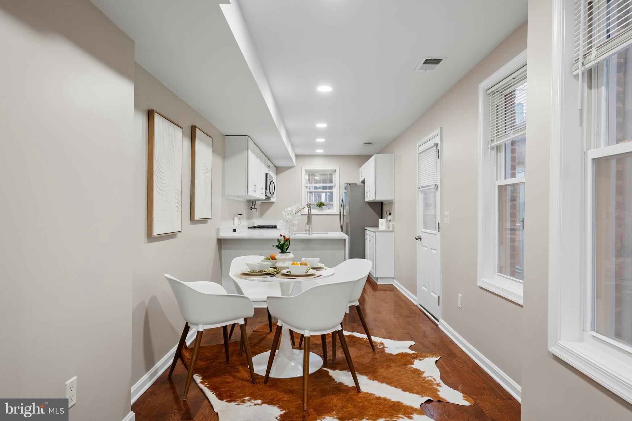 LOCUST POINT - Residential