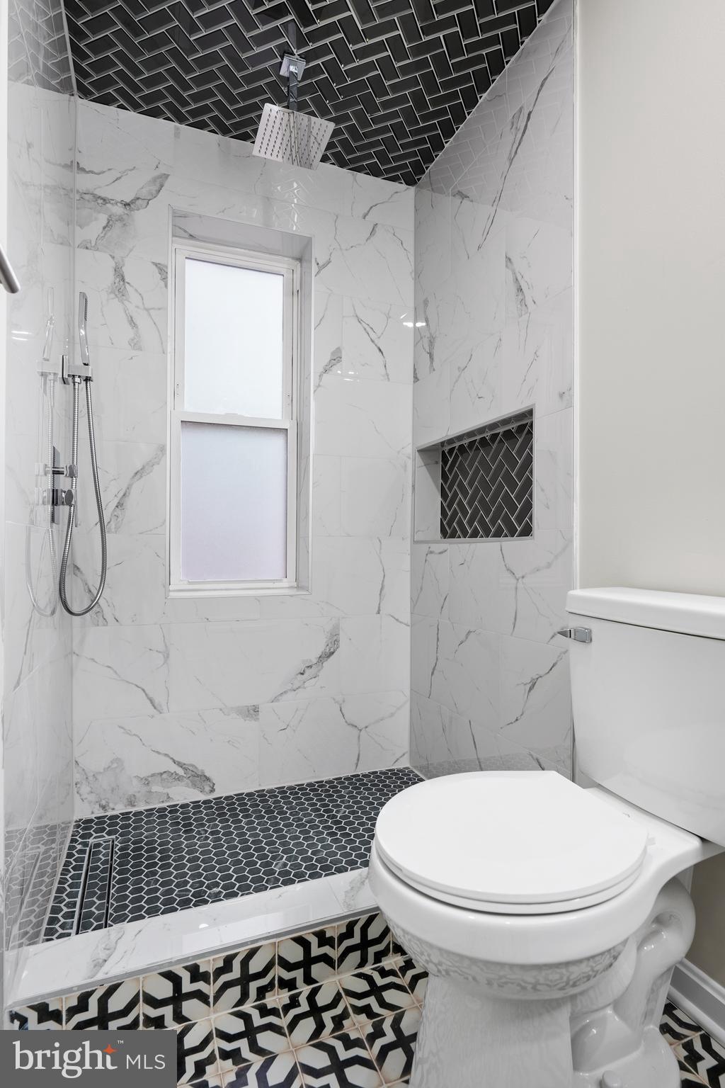 LOCUST POINT - Residential