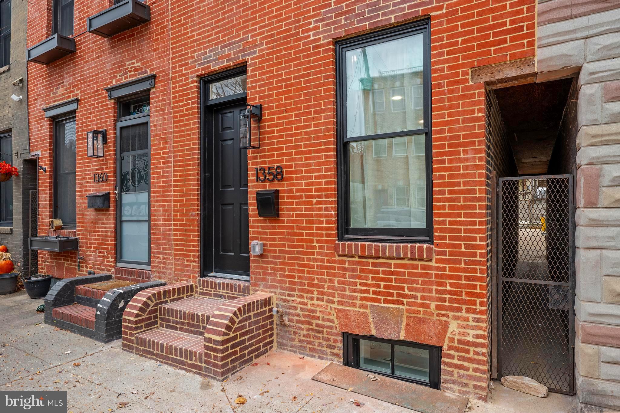 LOCUST POINT - Residential