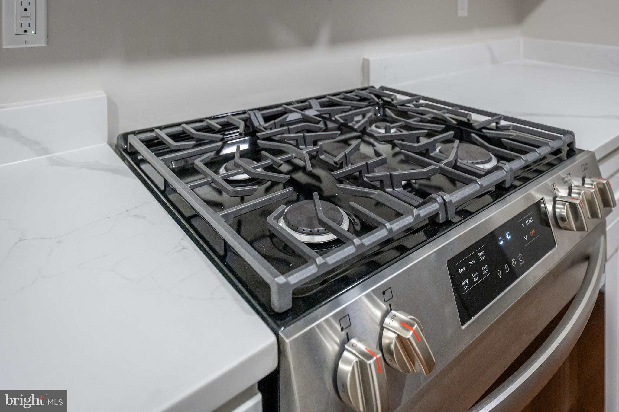 LOCUST POINT - Residential