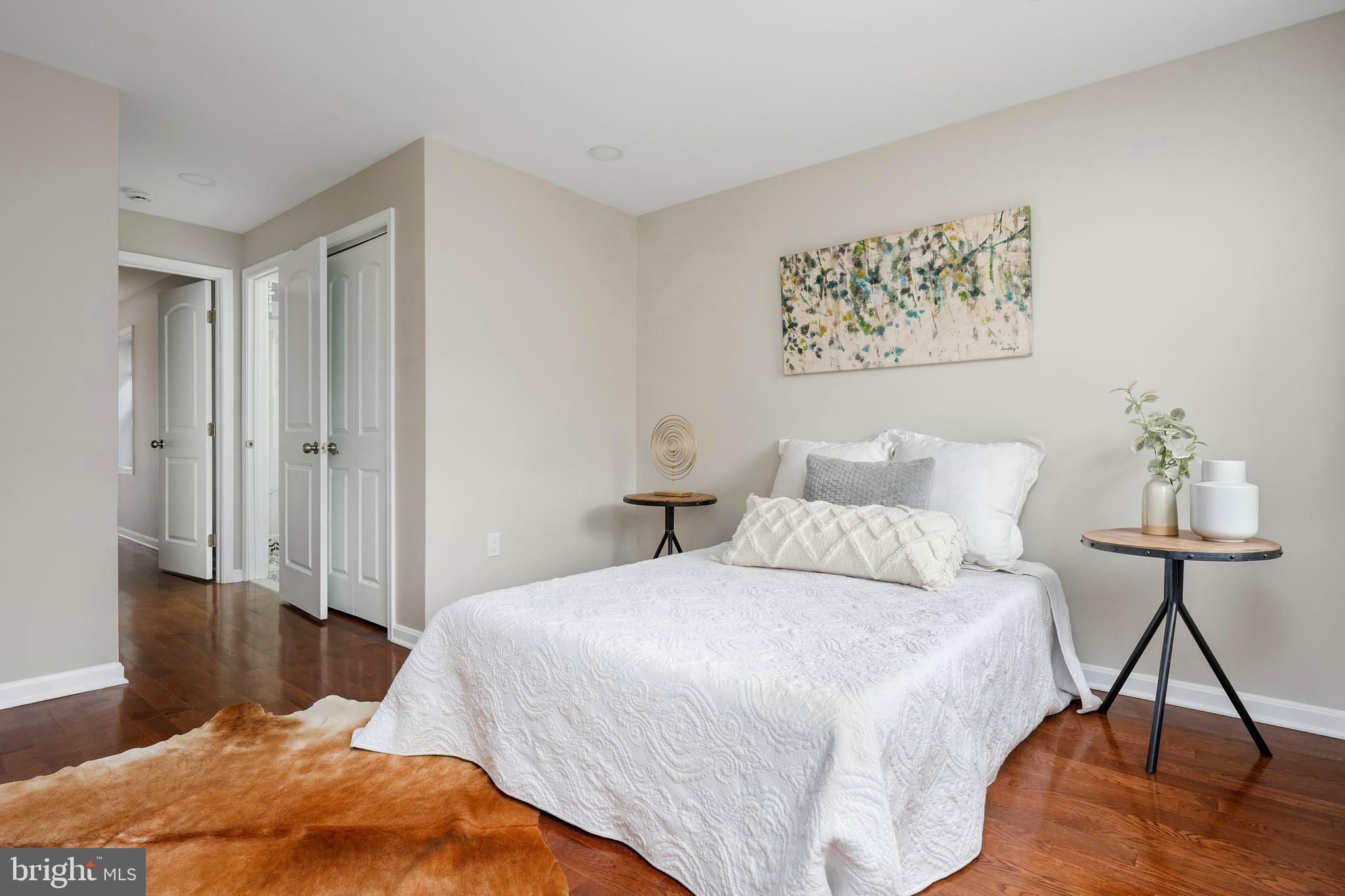 LOCUST POINT - Residential