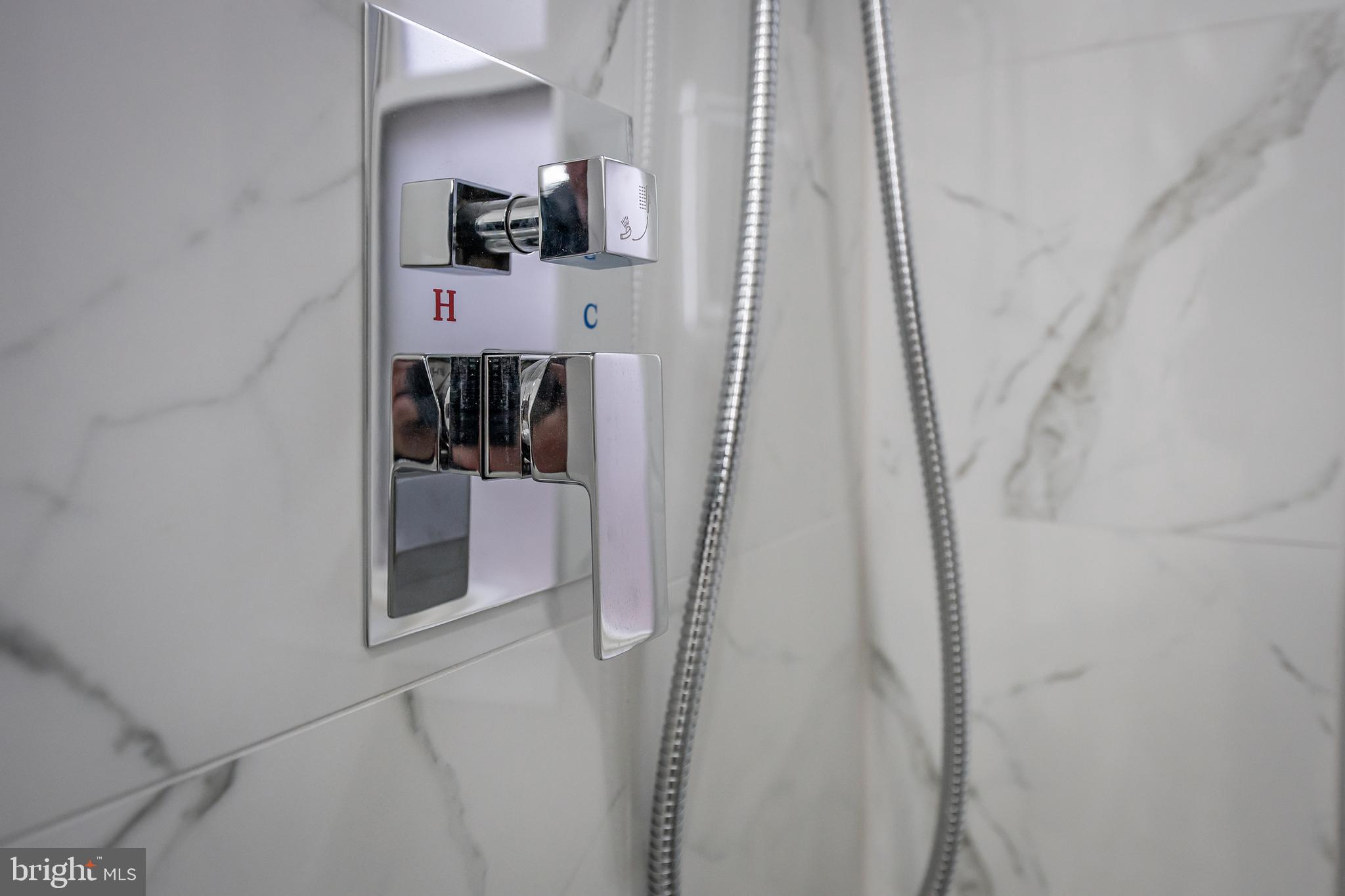 LOCUST POINT - Residential