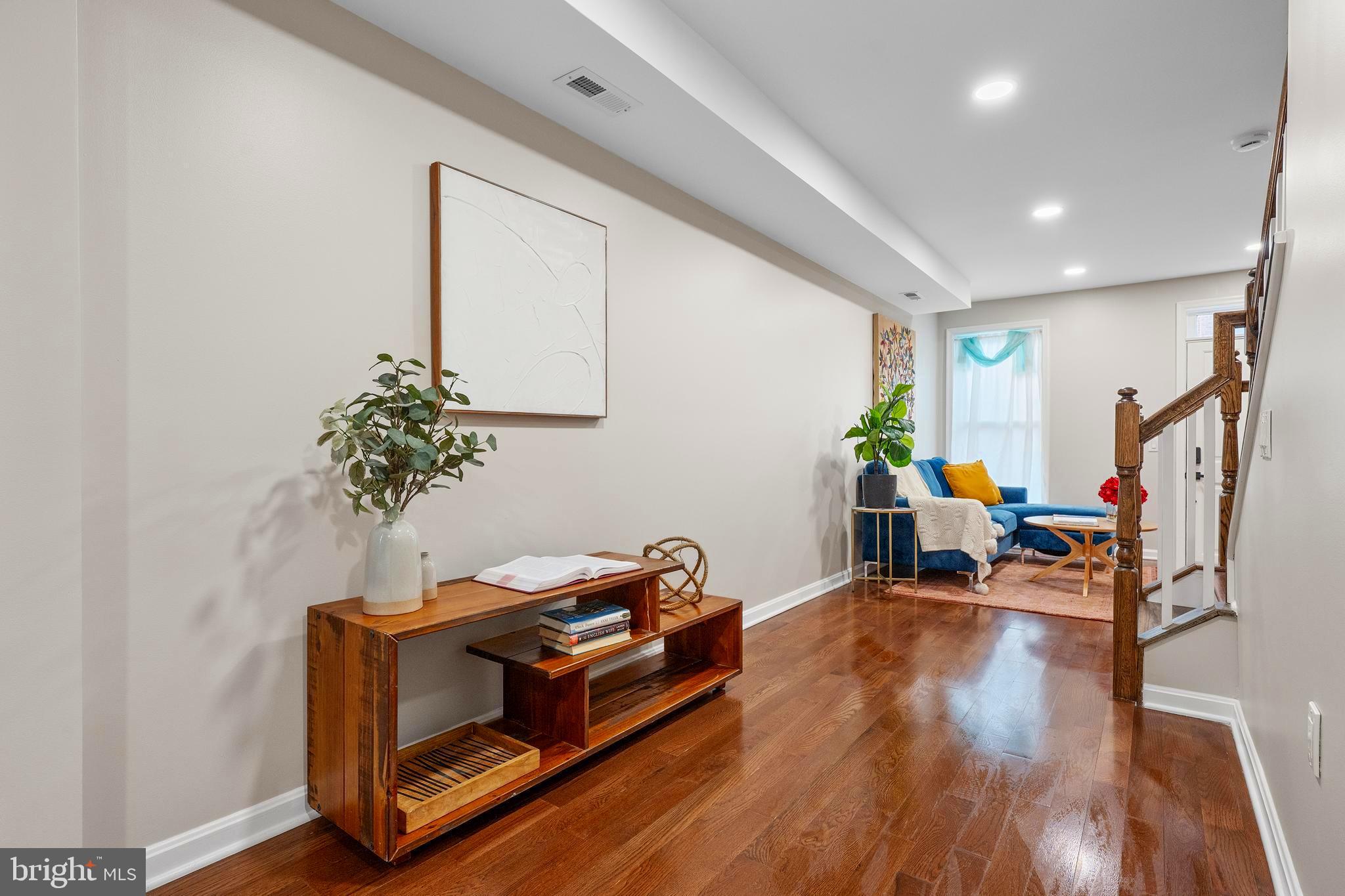 LOCUST POINT - Residential