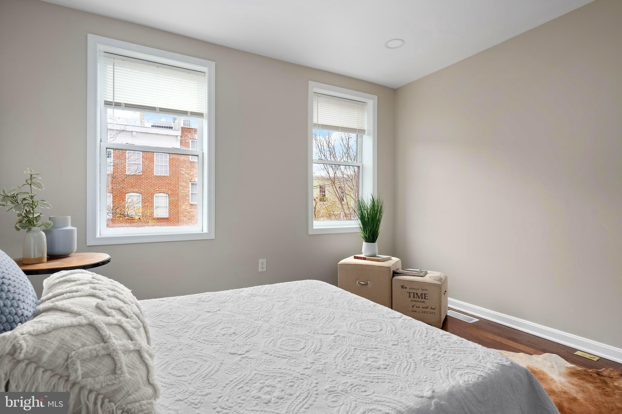 LOCUST POINT - Residential