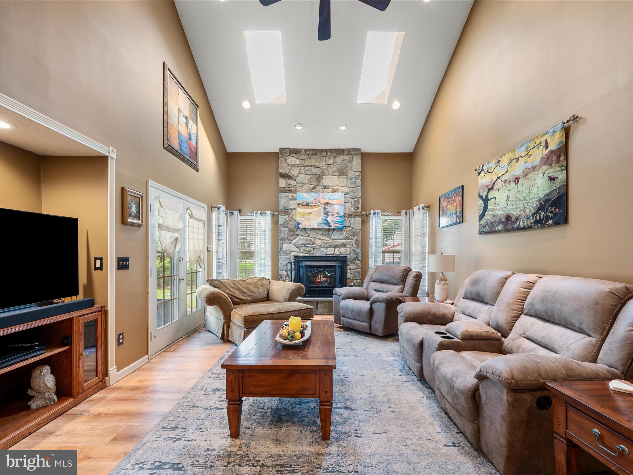 FREDERICKTOWNE ESTATES - Residential