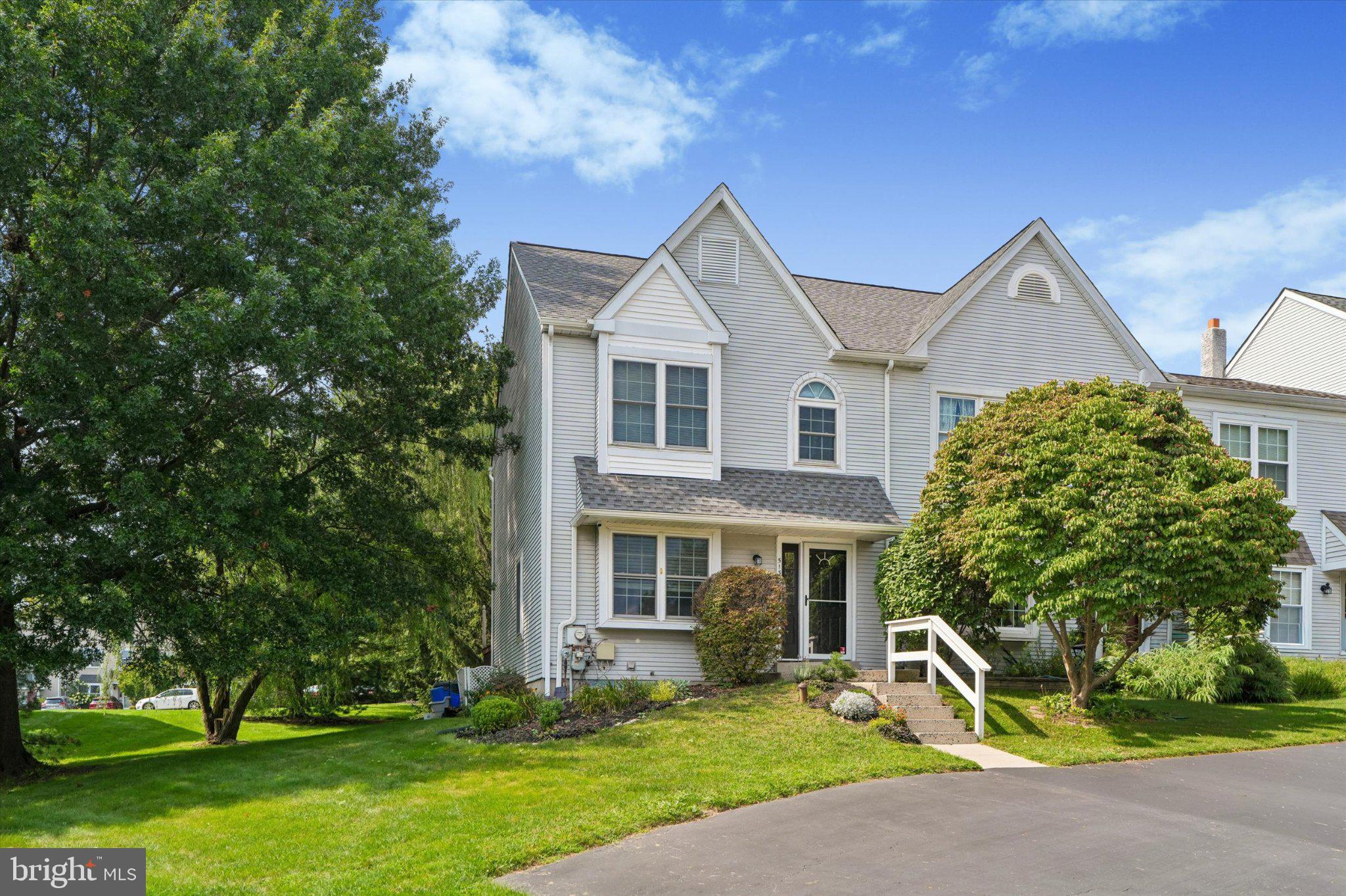 513 CAROUSEL CIRCLE
