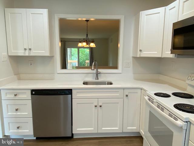 BALLINAHINCH - Residential Lease