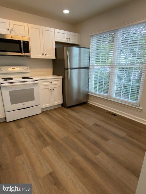 BALLINAHINCH - Residential Lease