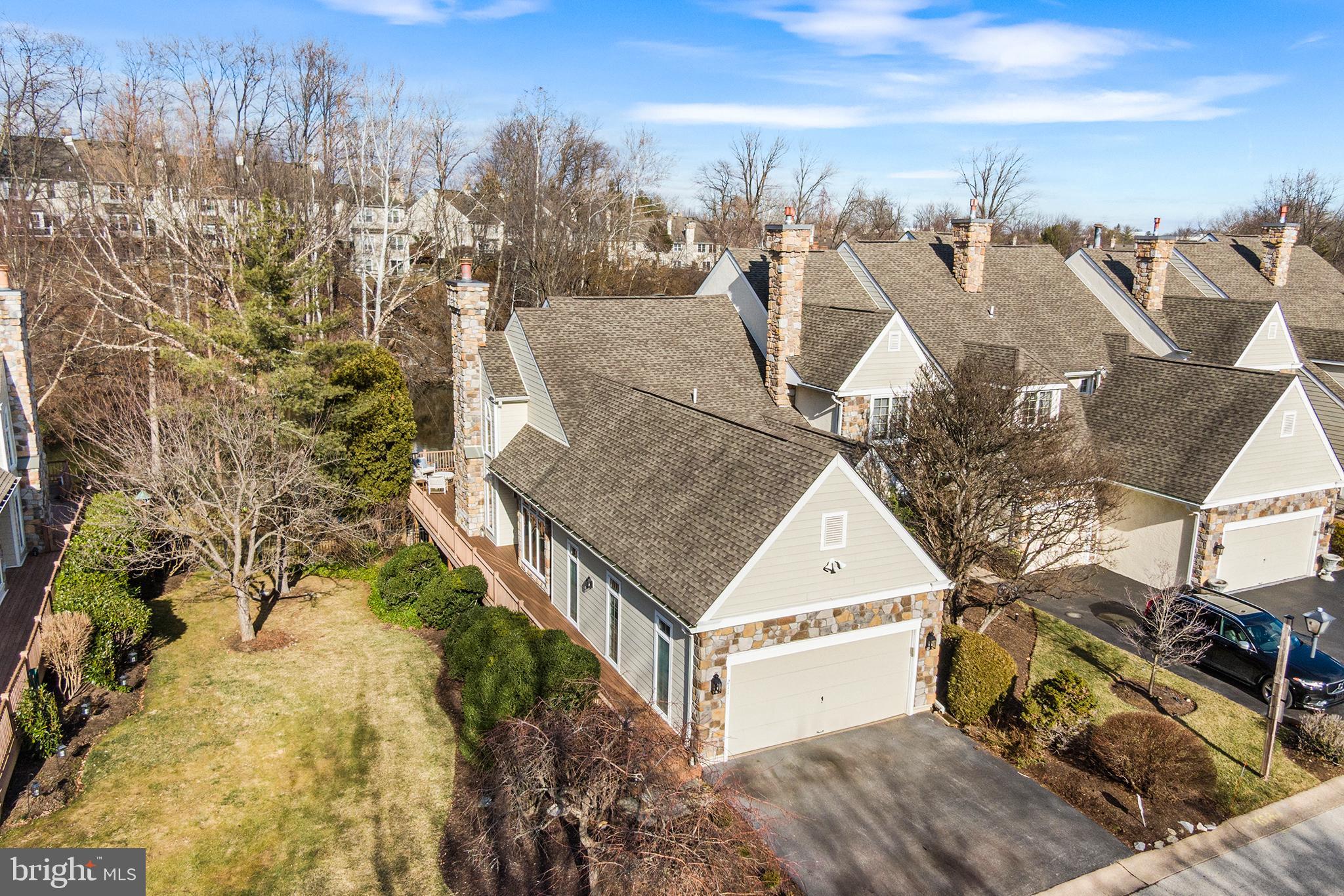 DAYLESFORD LAKE - Residential