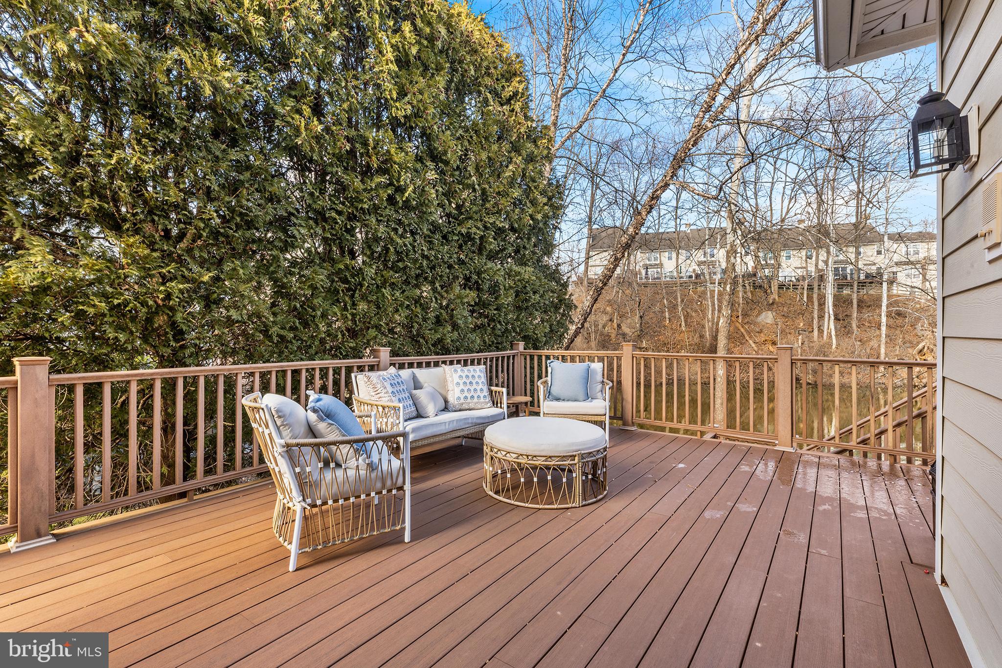 DAYLESFORD LAKE - Residential