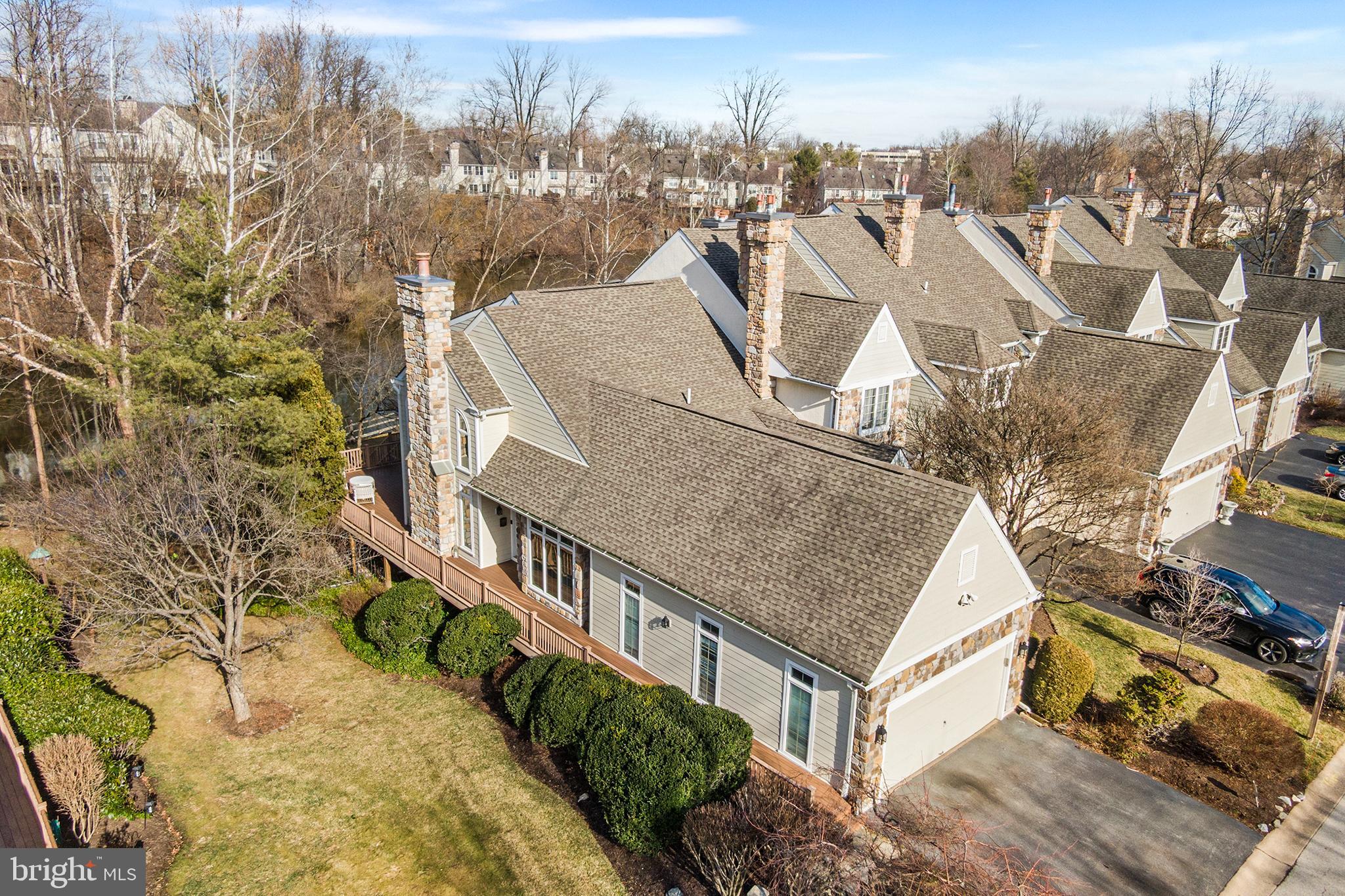 DAYLESFORD LAKE - Residential