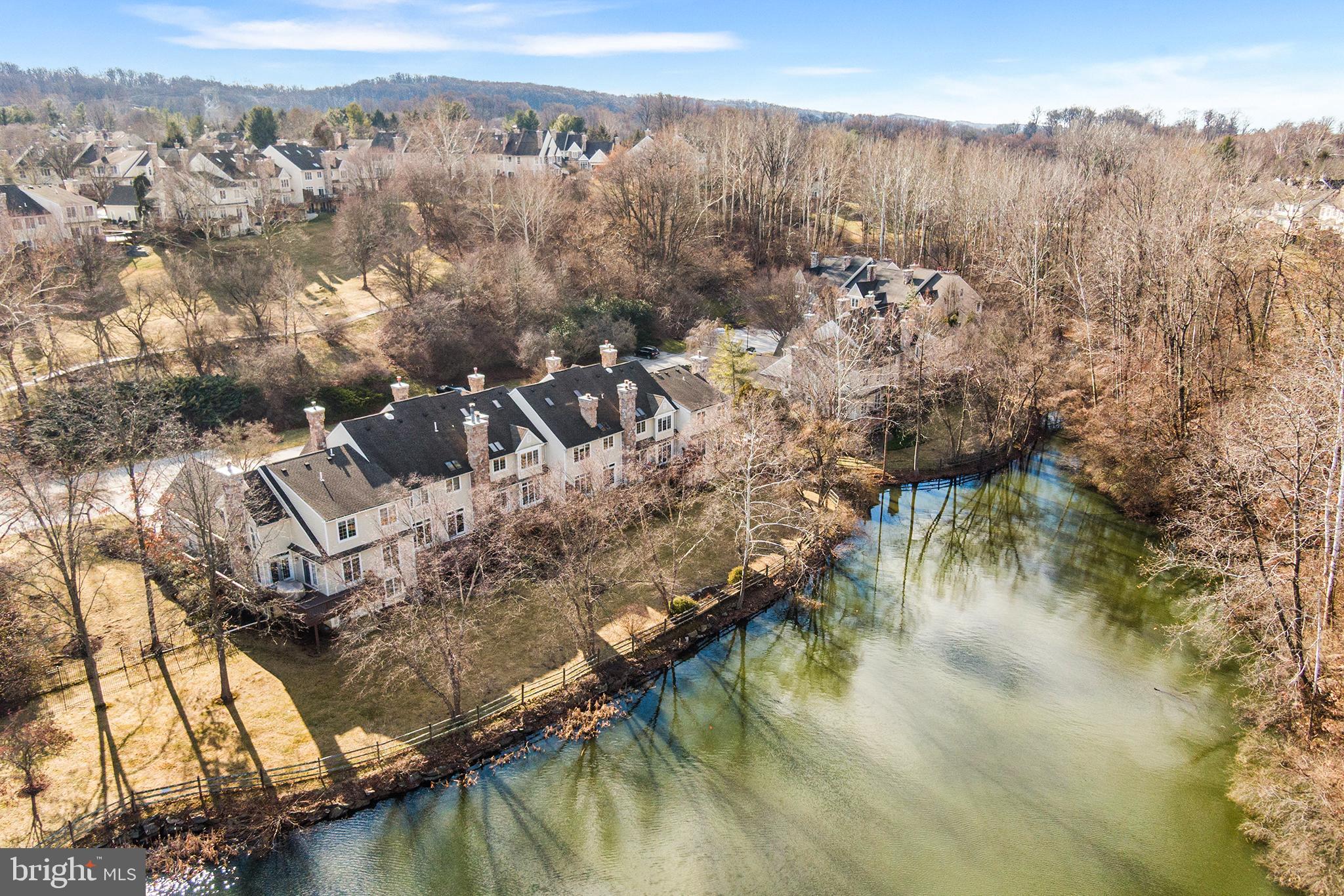 DAYLESFORD LAKE - Residential