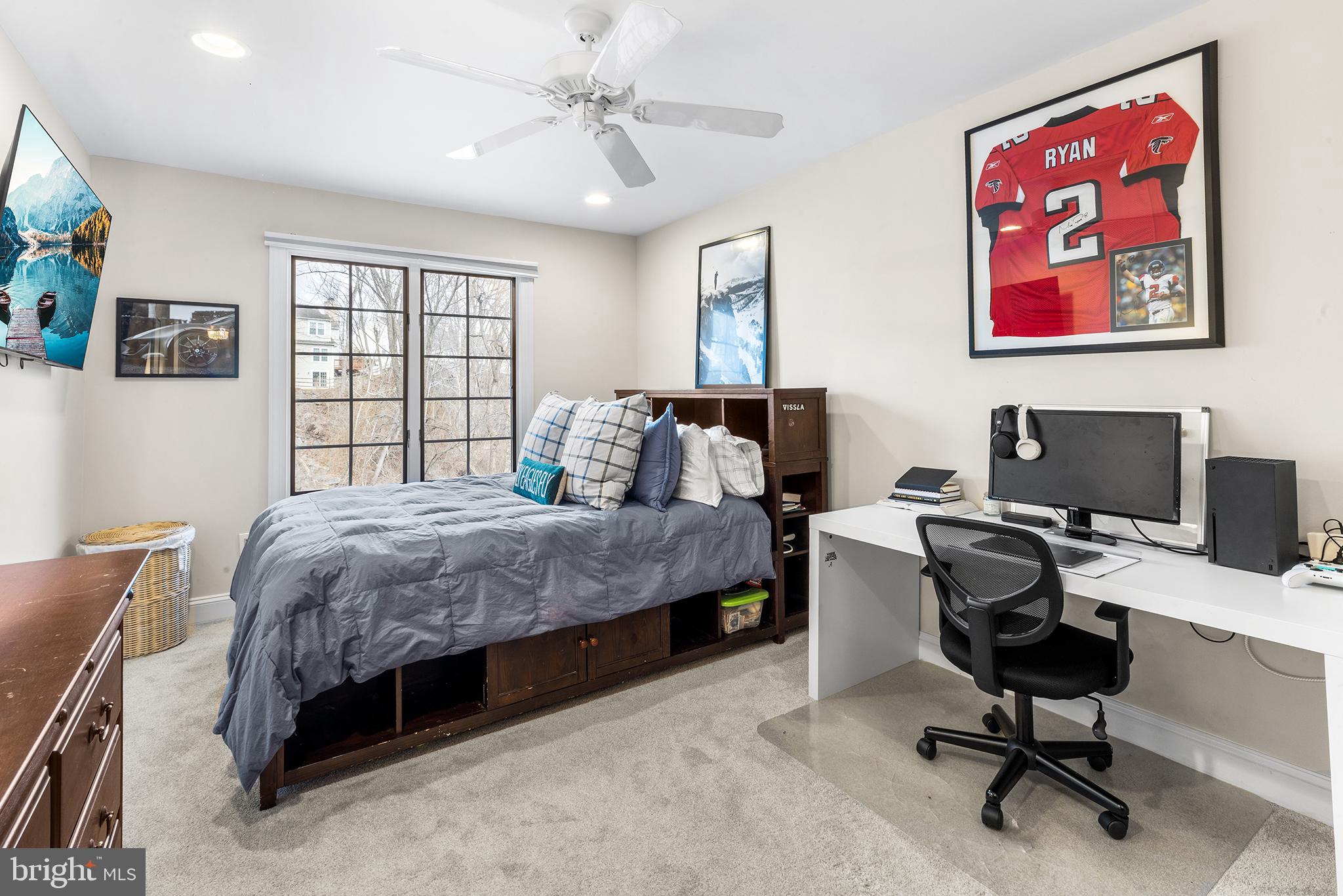 DAYLESFORD LAKE - Residential