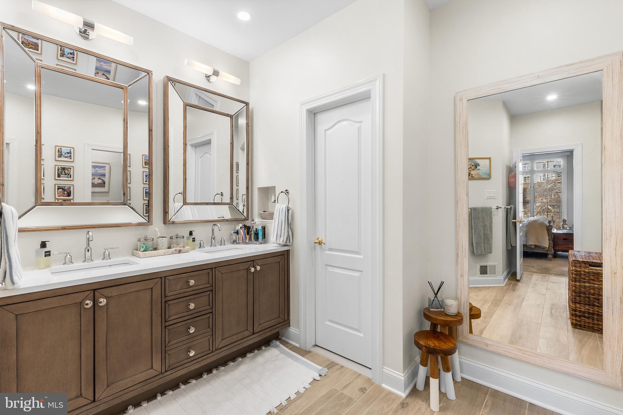 DAYLESFORD LAKE - Residential